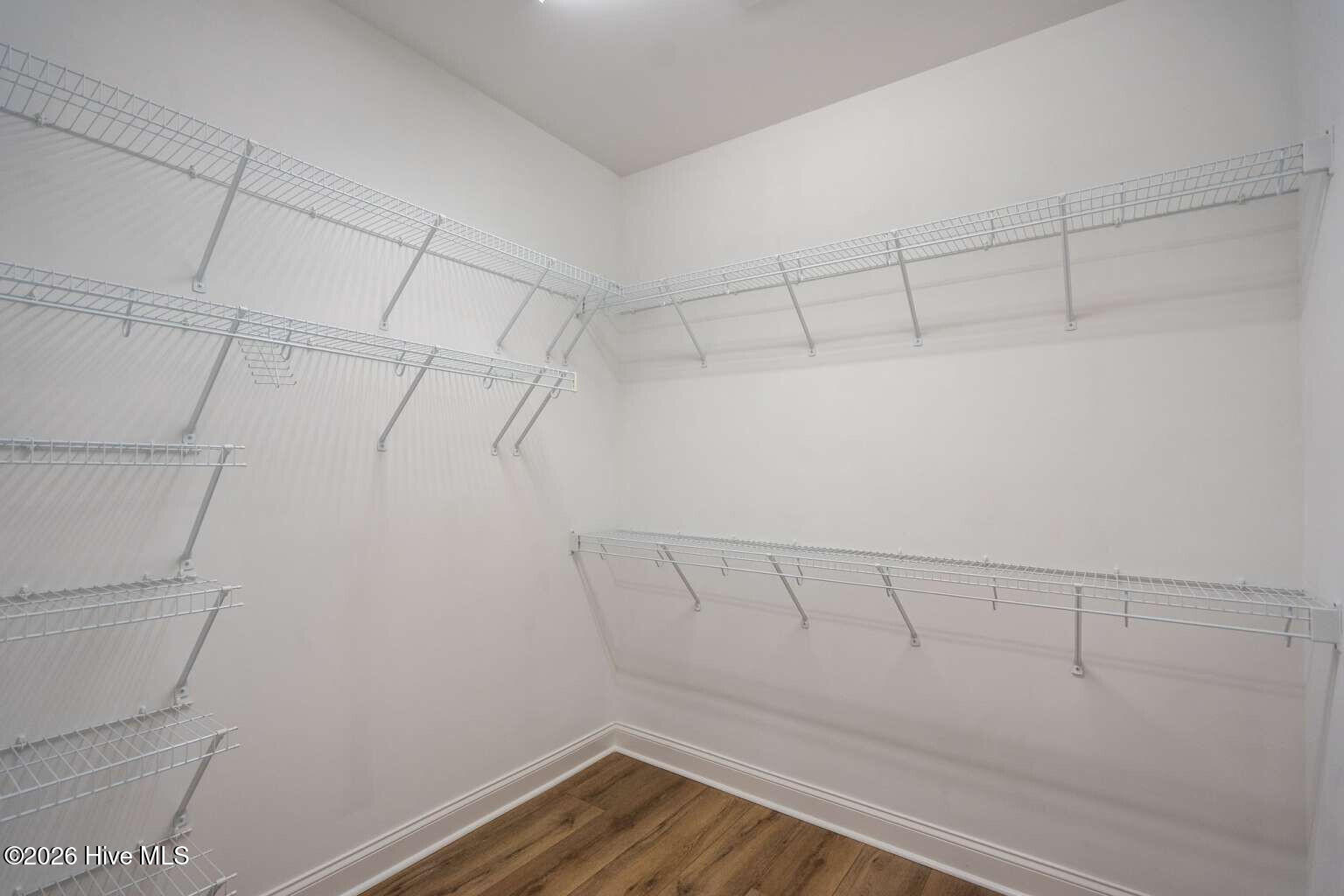 100553422 | Photo 26