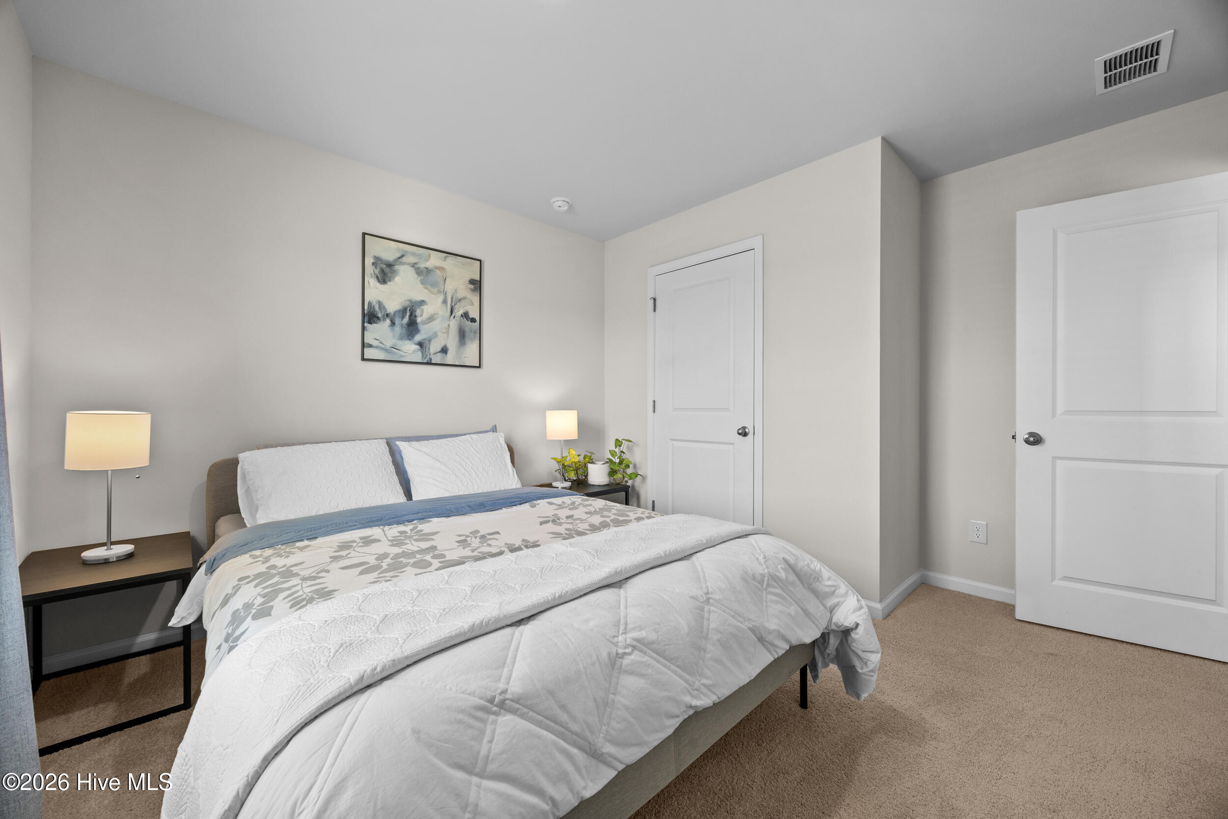 100567643 | Photo 12