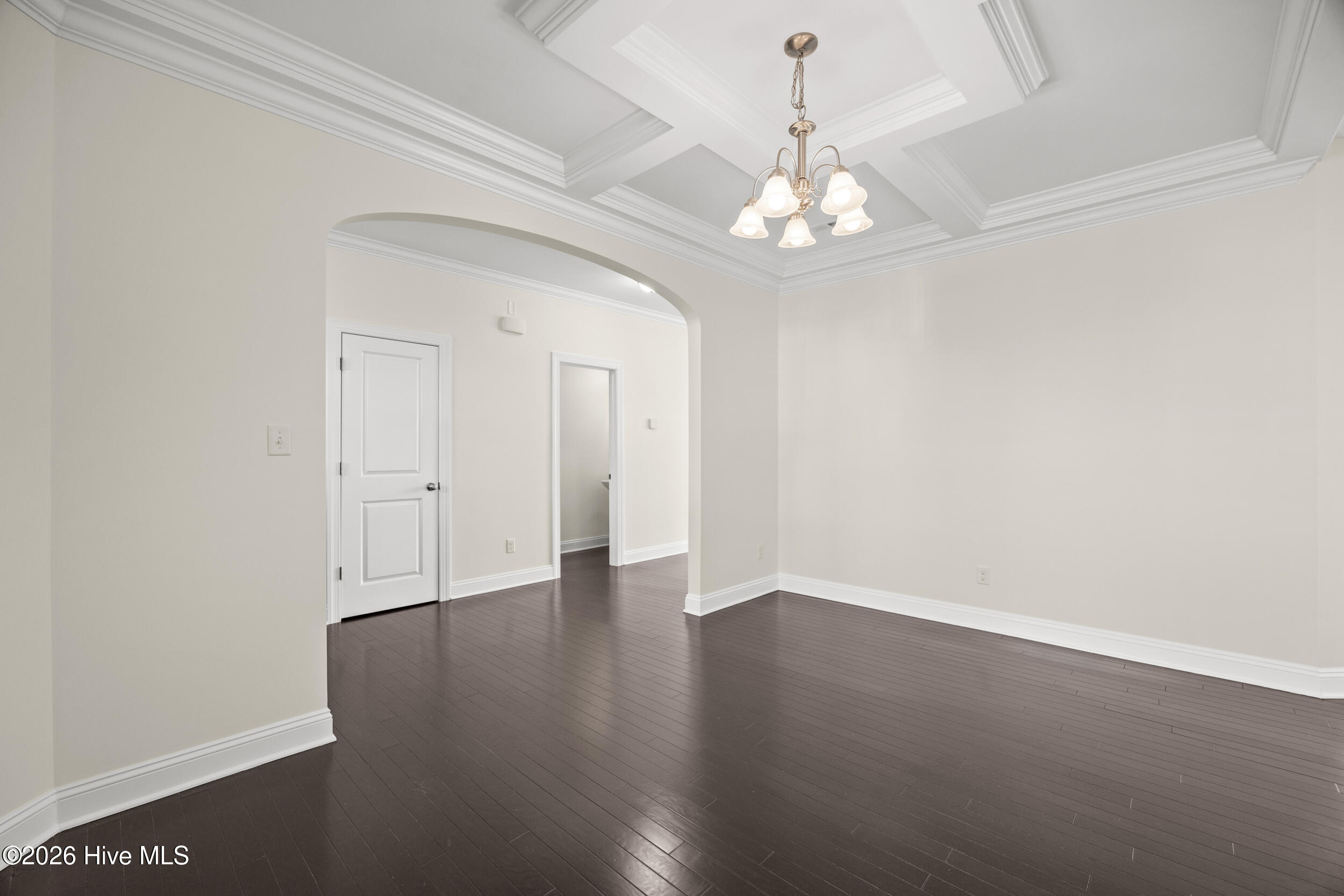 100568241 | Photo 13