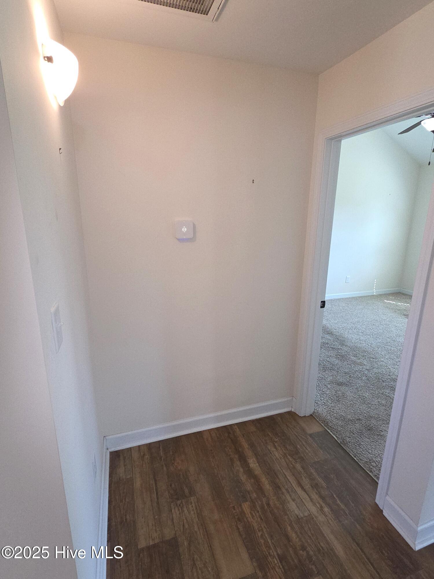 100527843 | Photo 10