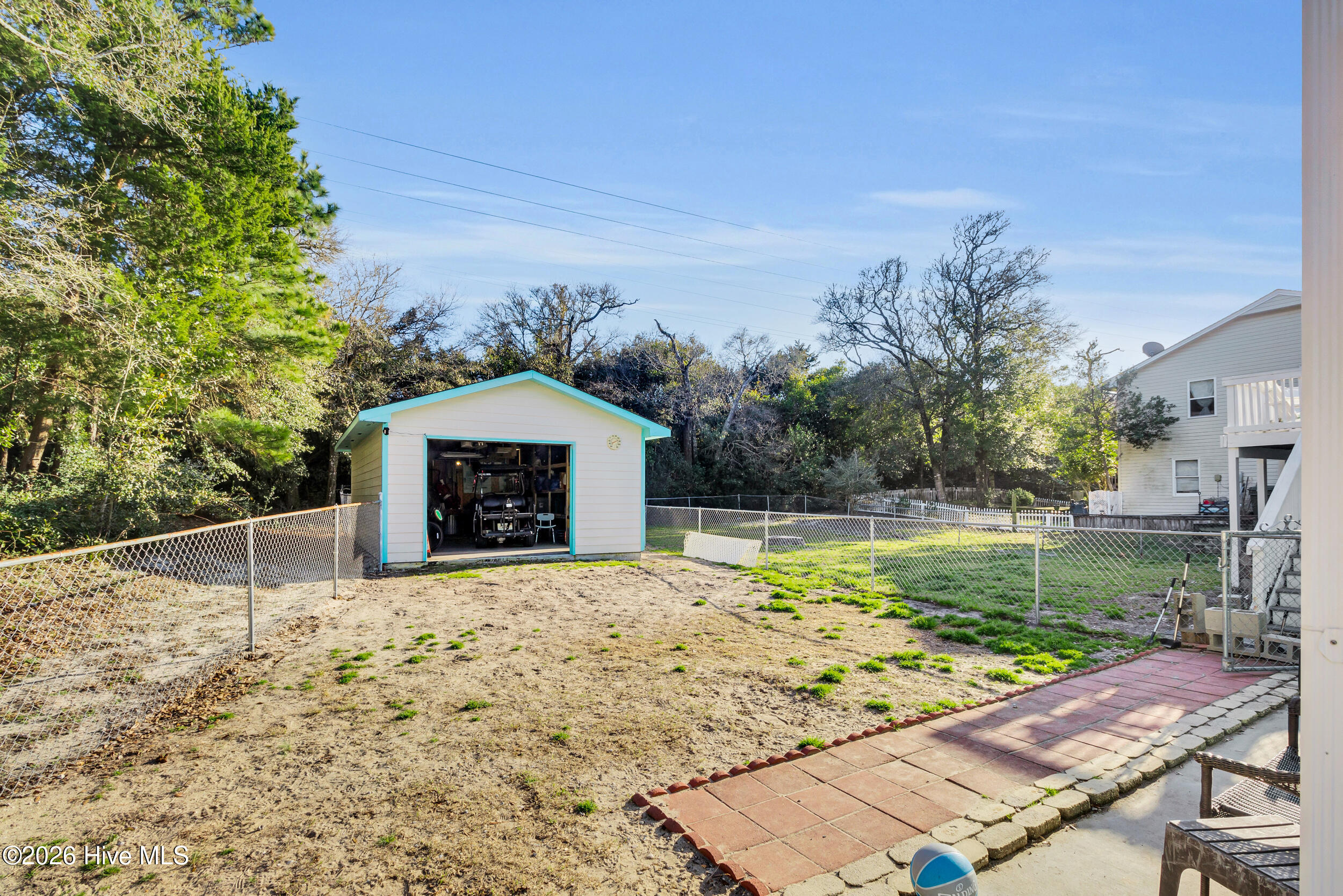 100560097 | Photo 38