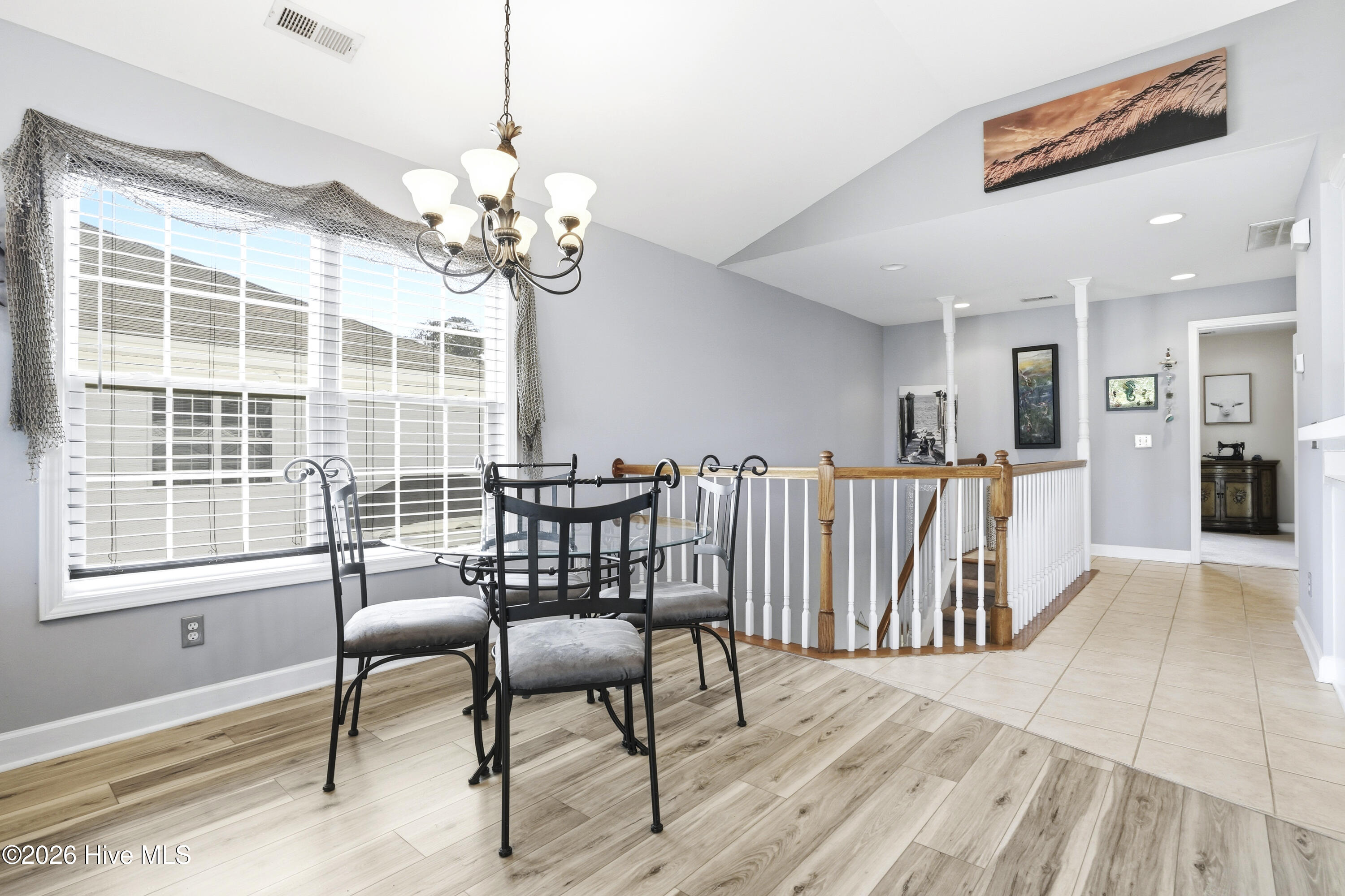 100564419 | Photo 10