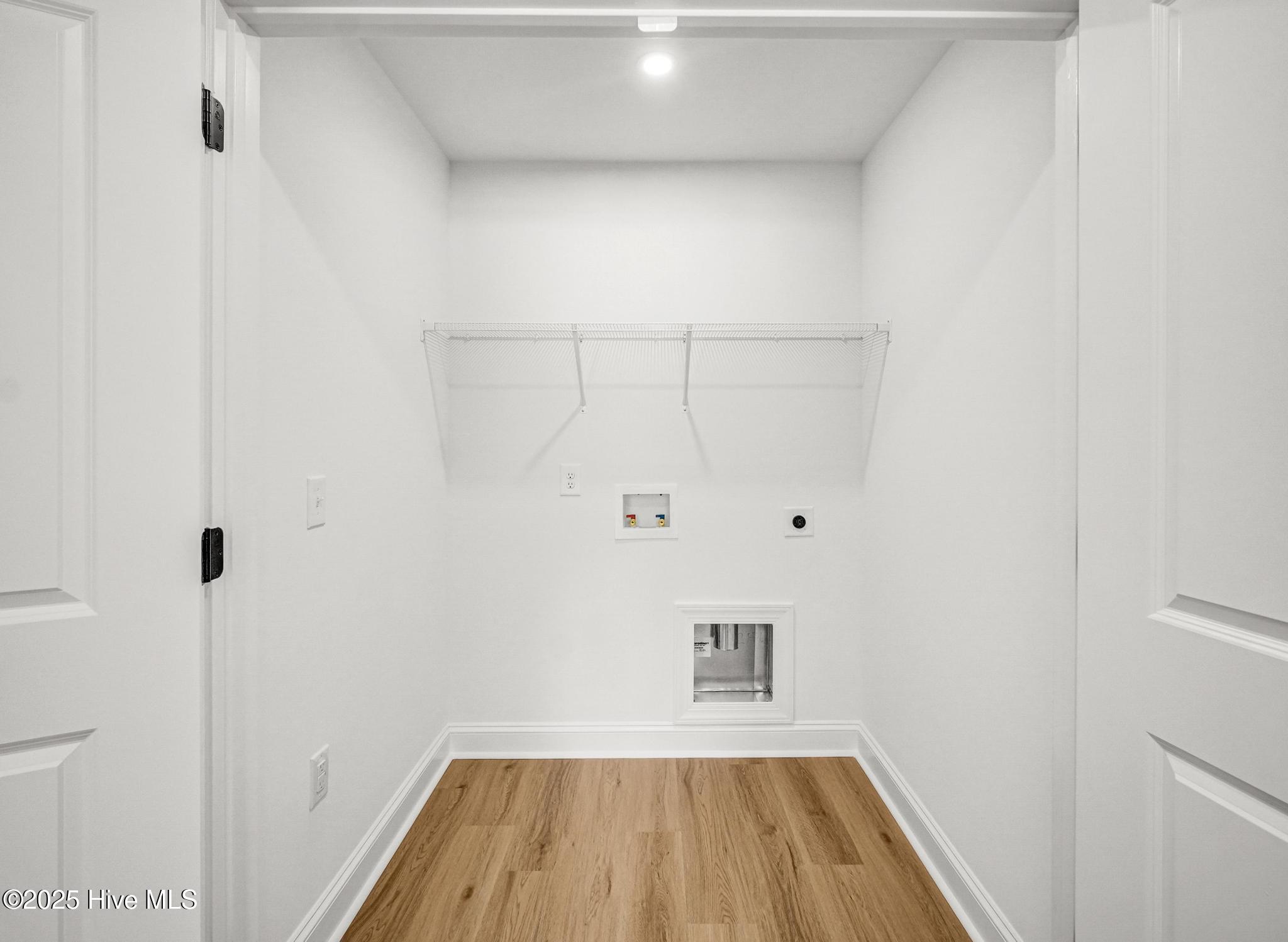 DSC01803_4_5_6_7Interior02