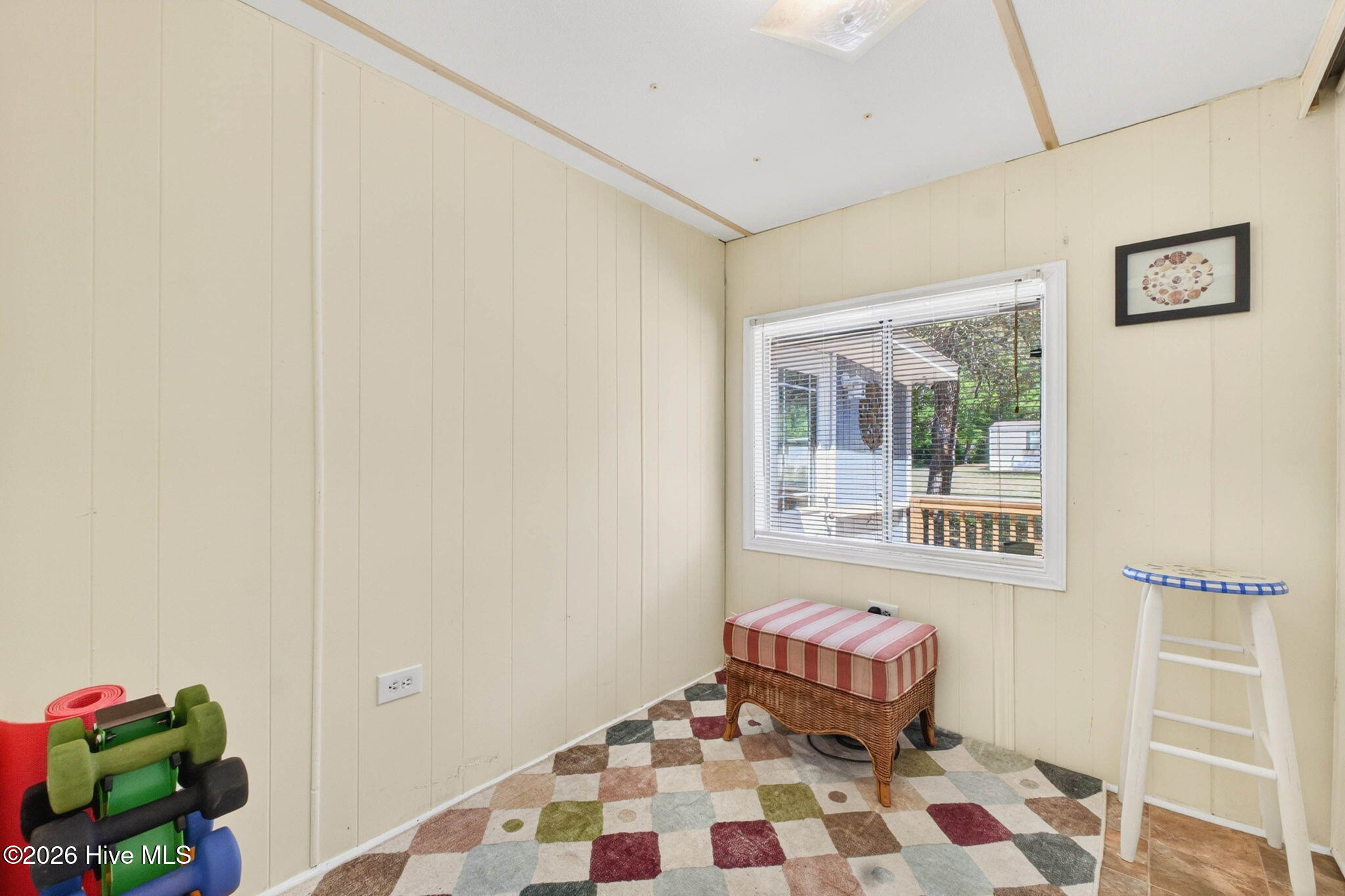 100567850 | Photo 30