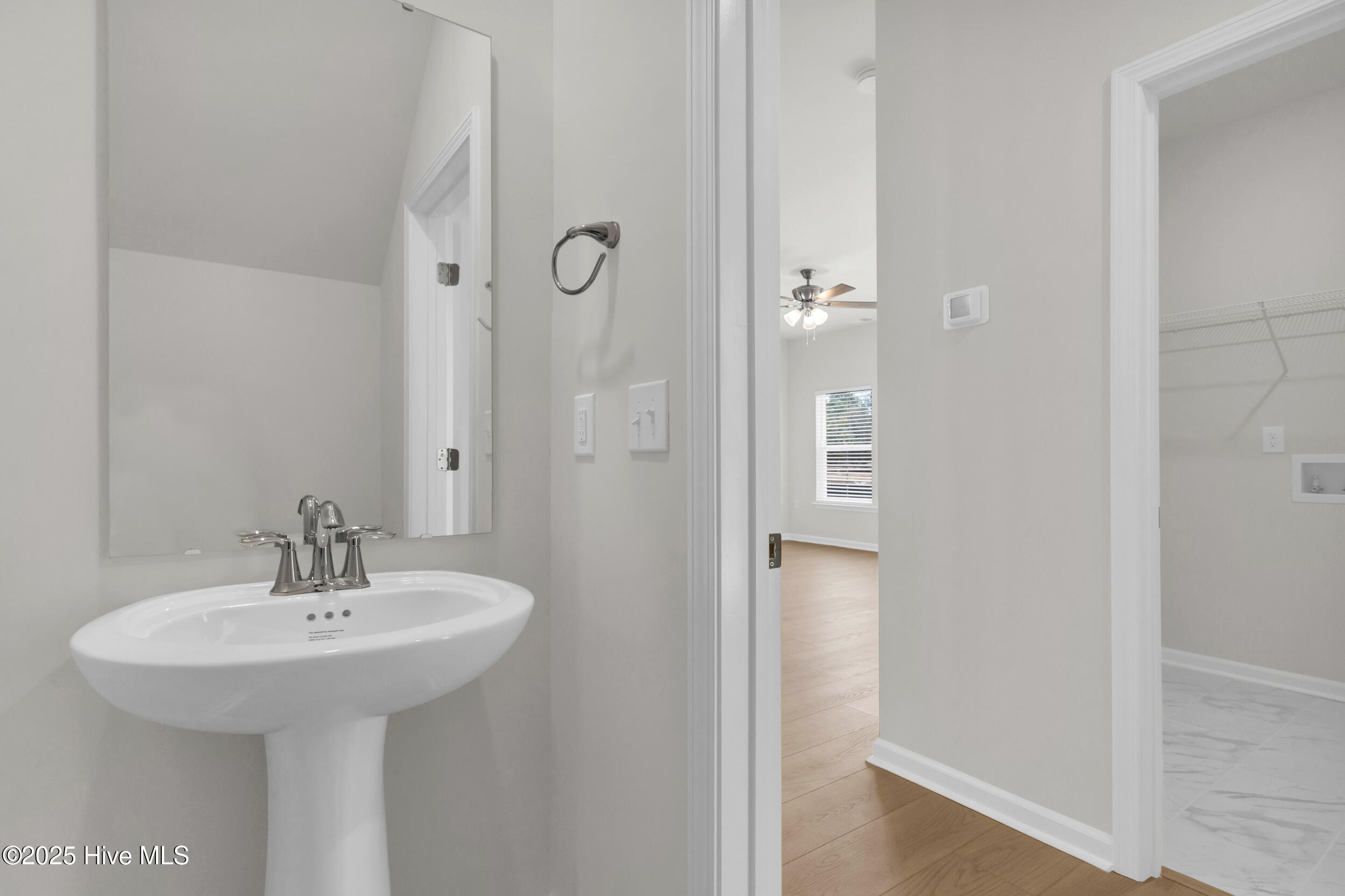 100546291 | Photo 32