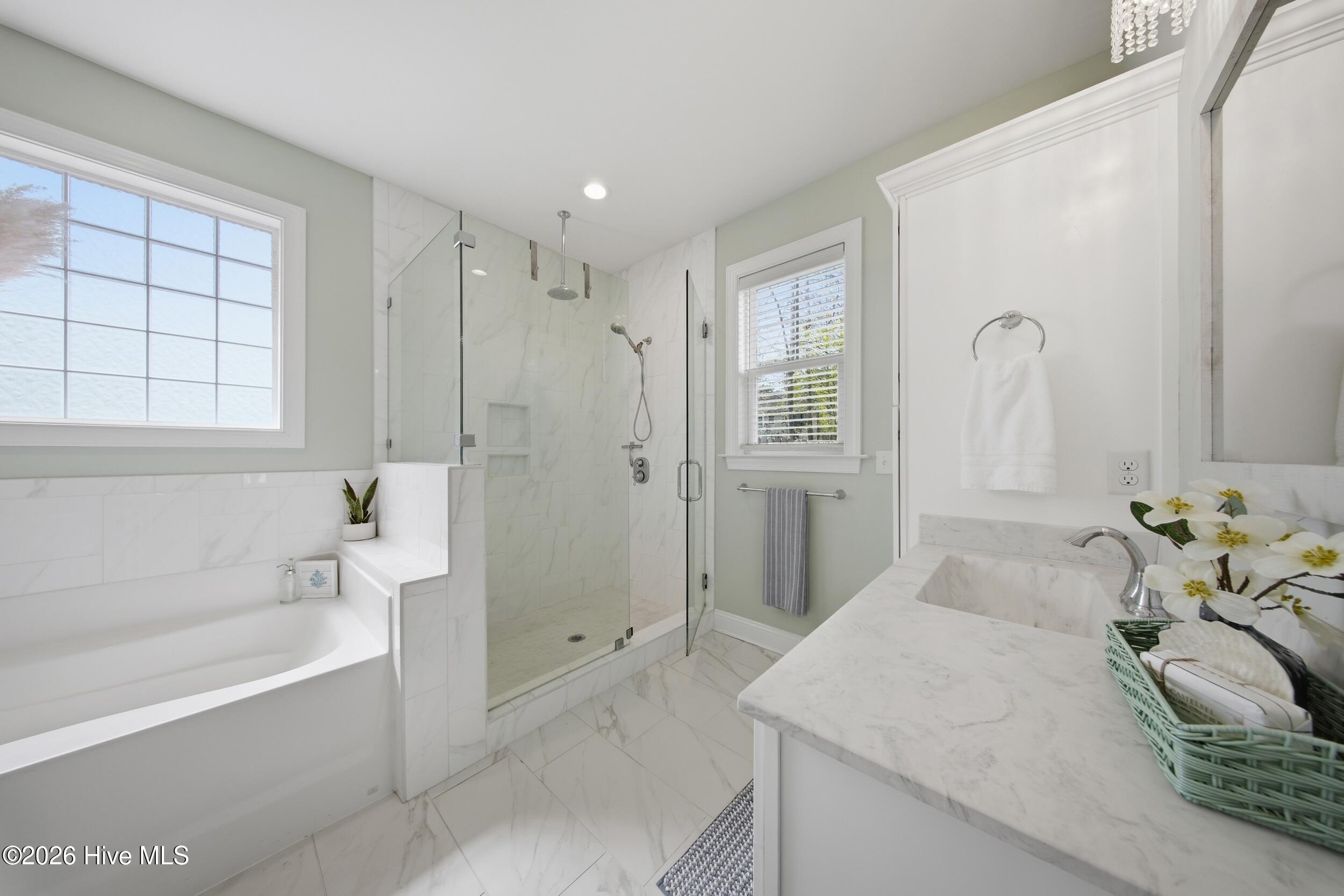 100565388 | Photo 37