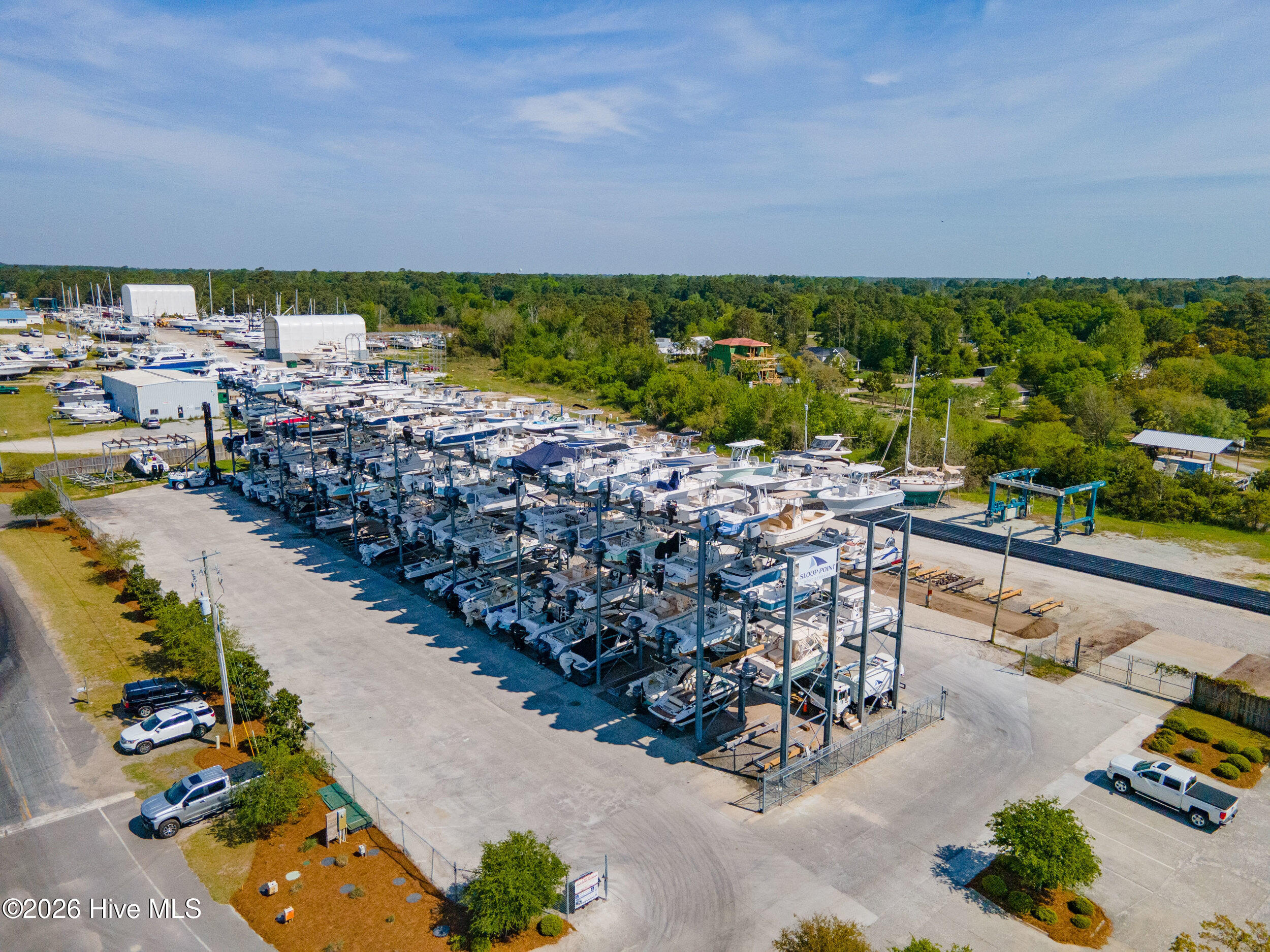 100561337 | Photo 41