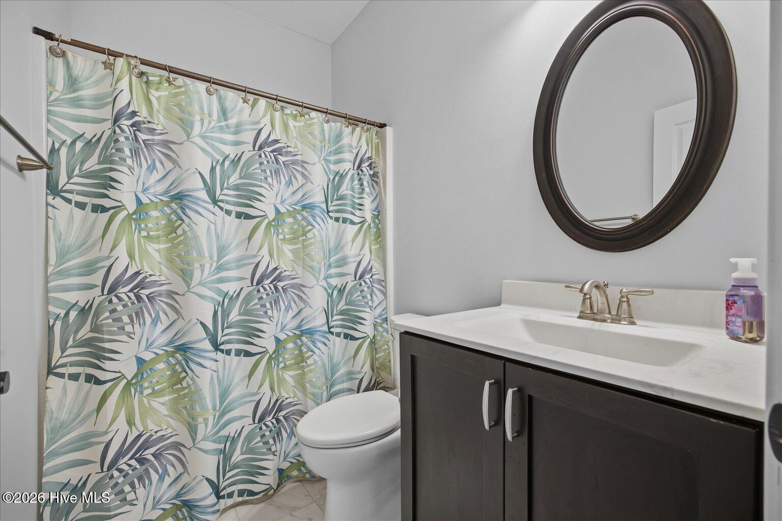 100550413 | Photo 23