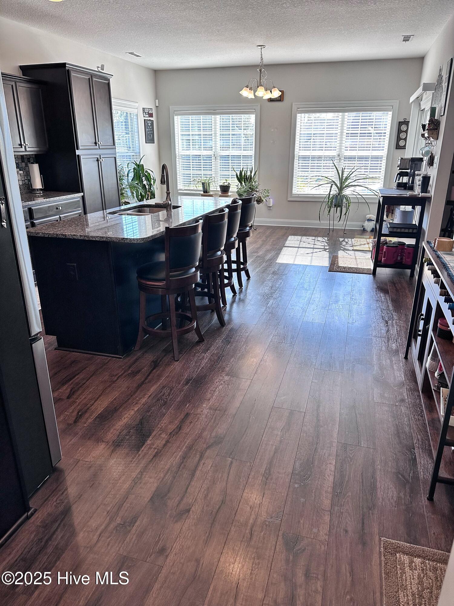 100540901 | Photo 37