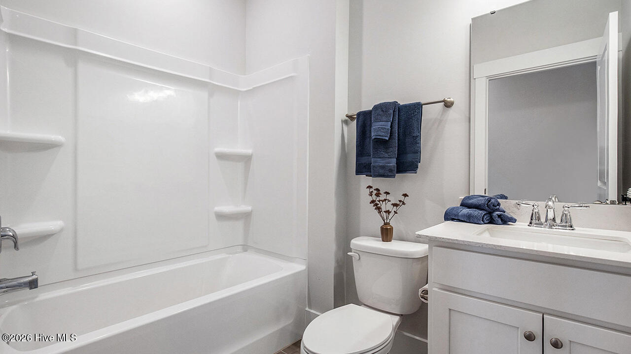 100567119 | Photo 34