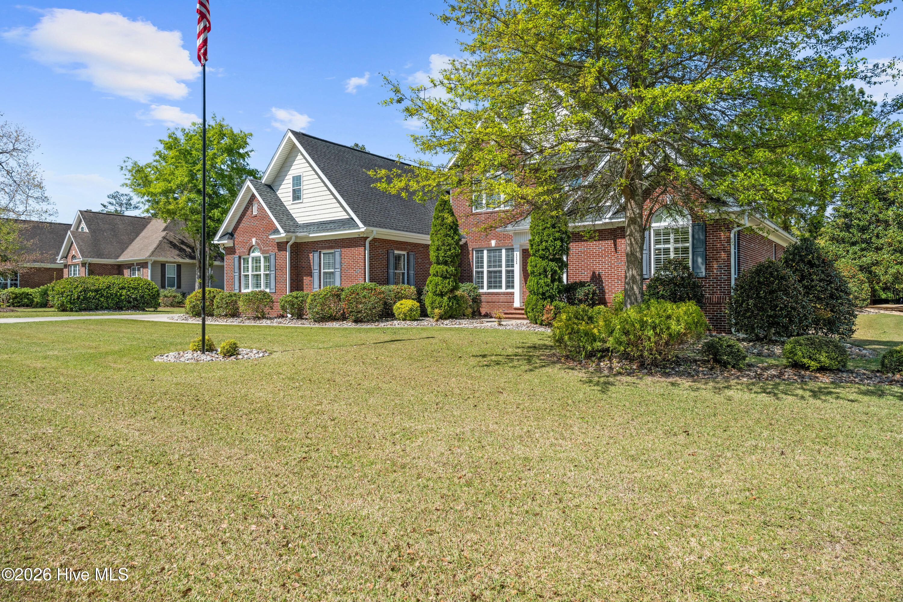 100565289 | Photo 78