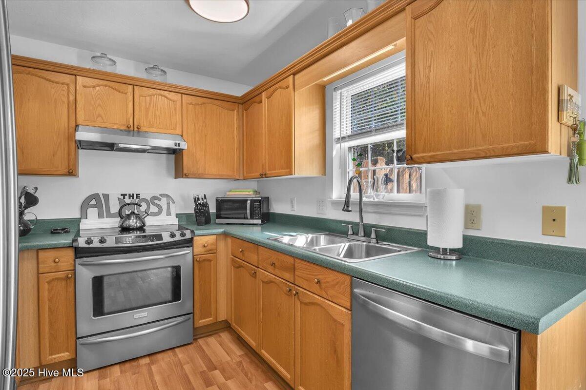 100532549 | Photo 16