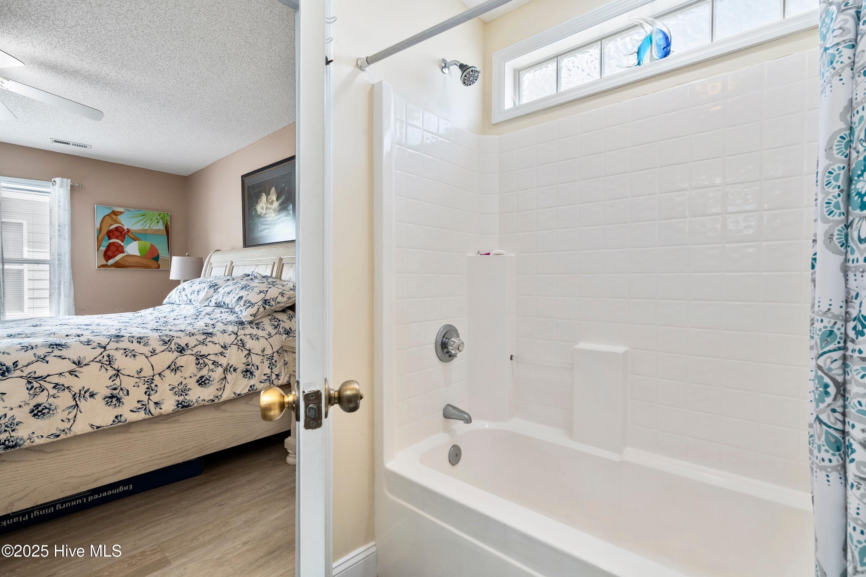 100531719 | Photo 21