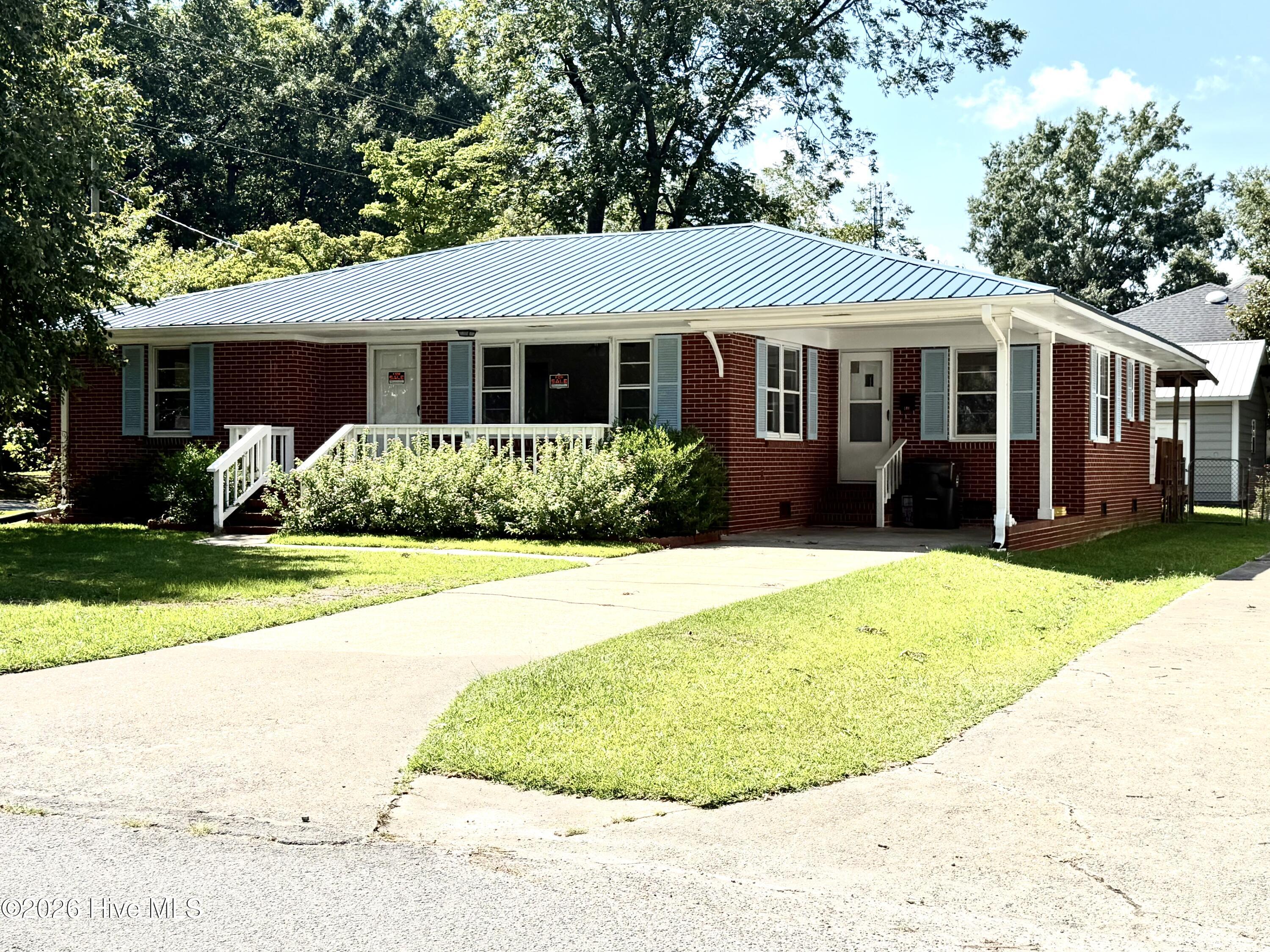 1st image of 501 N Chestnut St, Mount Olive, NC 28365 | MLS# 100597498
