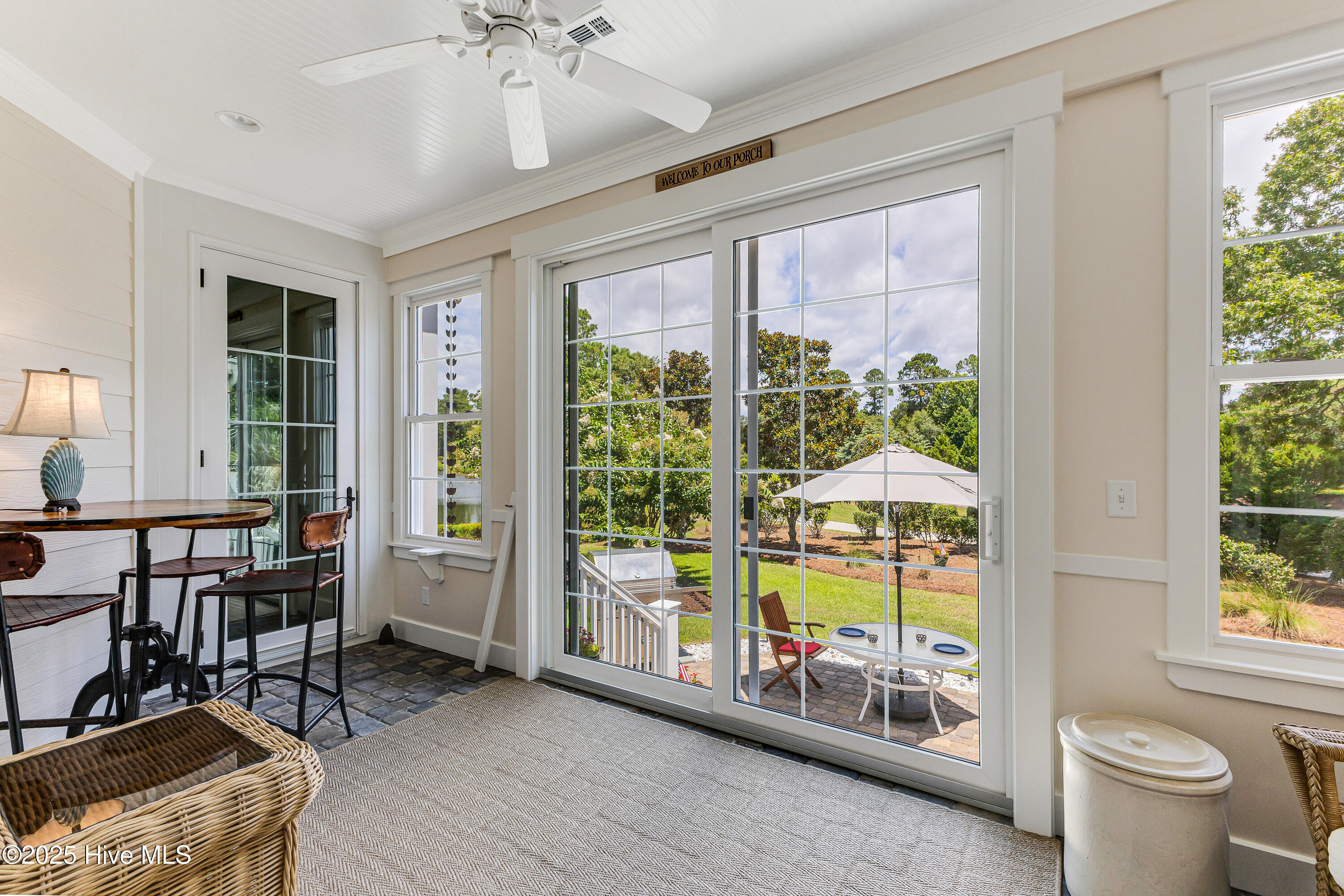 100519190 | Photo 14