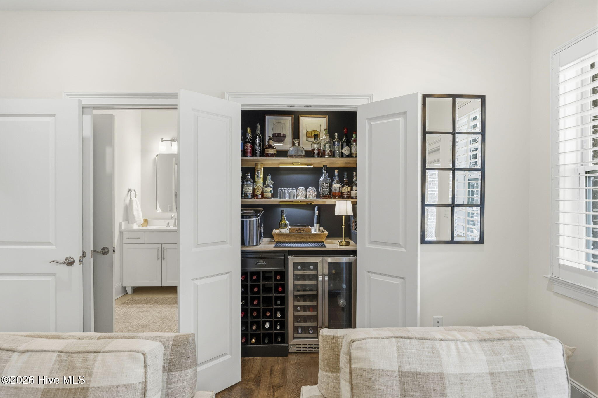 100553827 | Photo 40