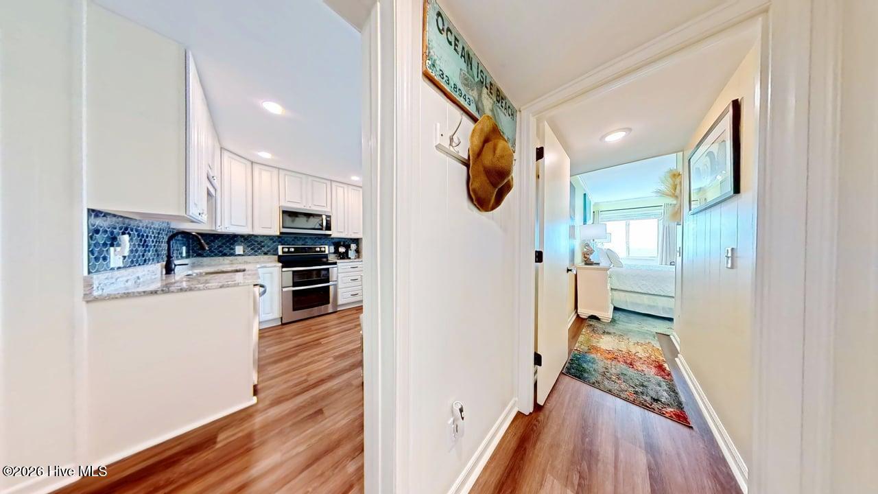 100570036 | Photo 14