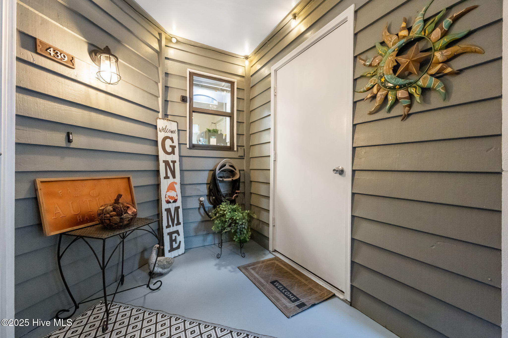 100537179 | Photo 58