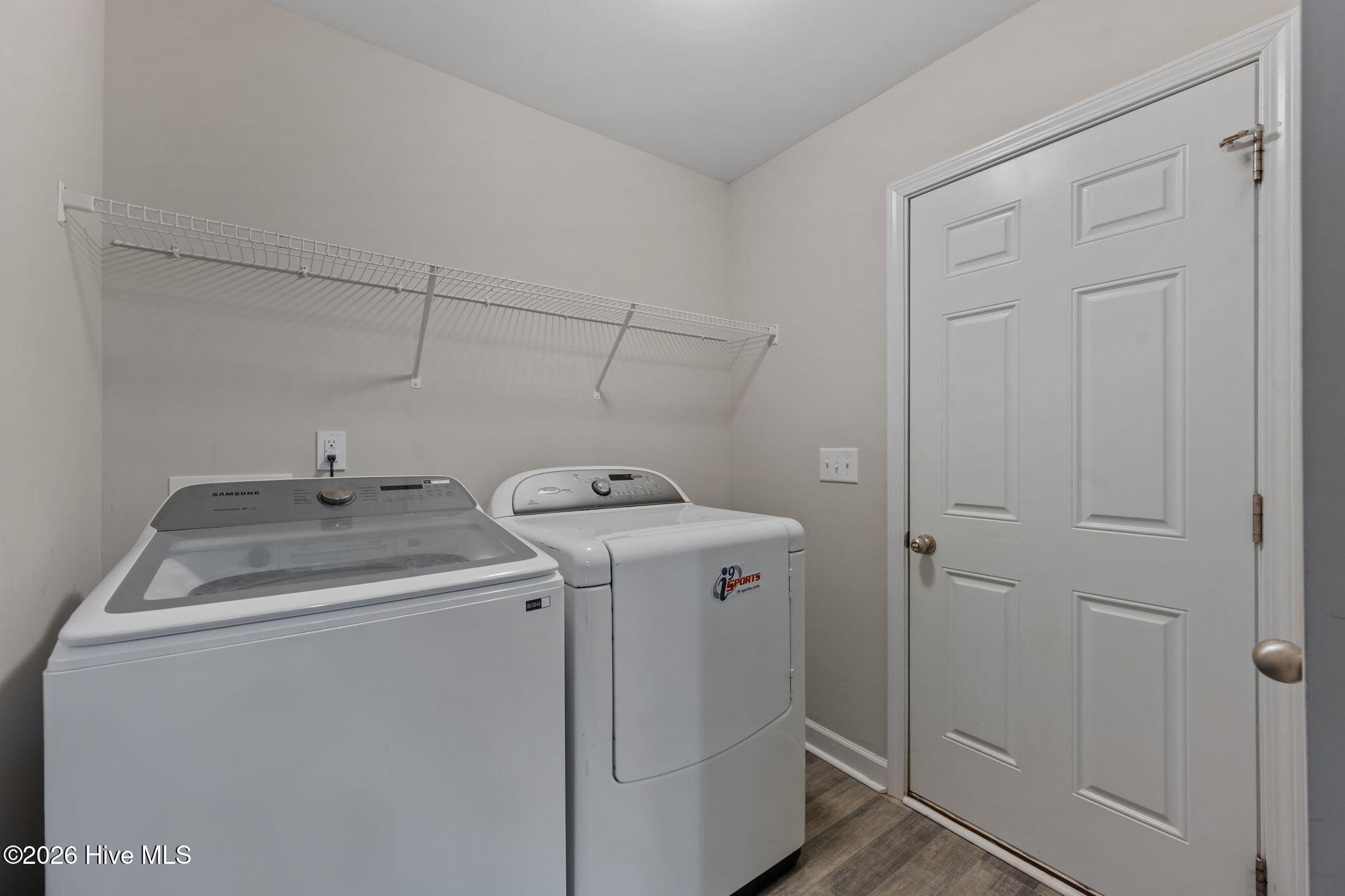 100548485 | Photo 34