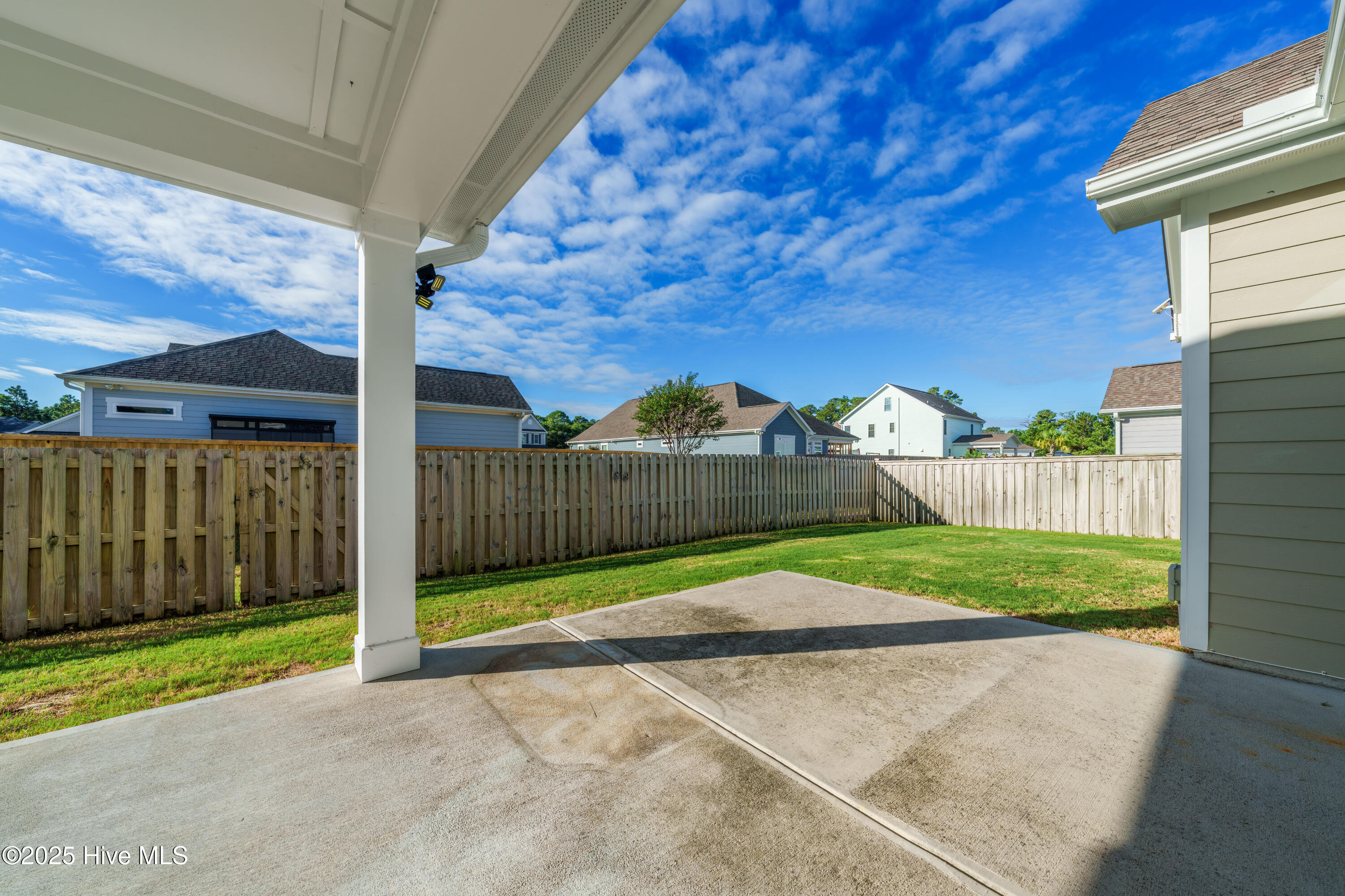 100536506 | Photo 11