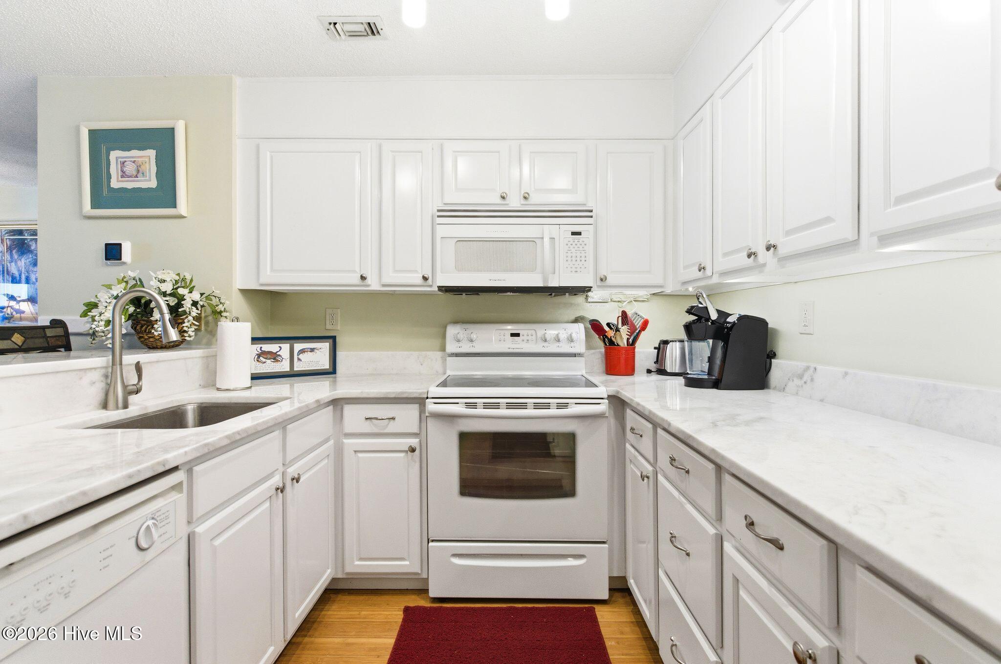 100564171 | Photo 10