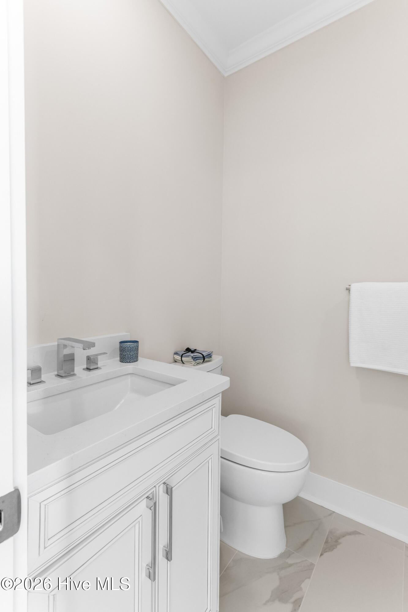 100561823 | Photo 44