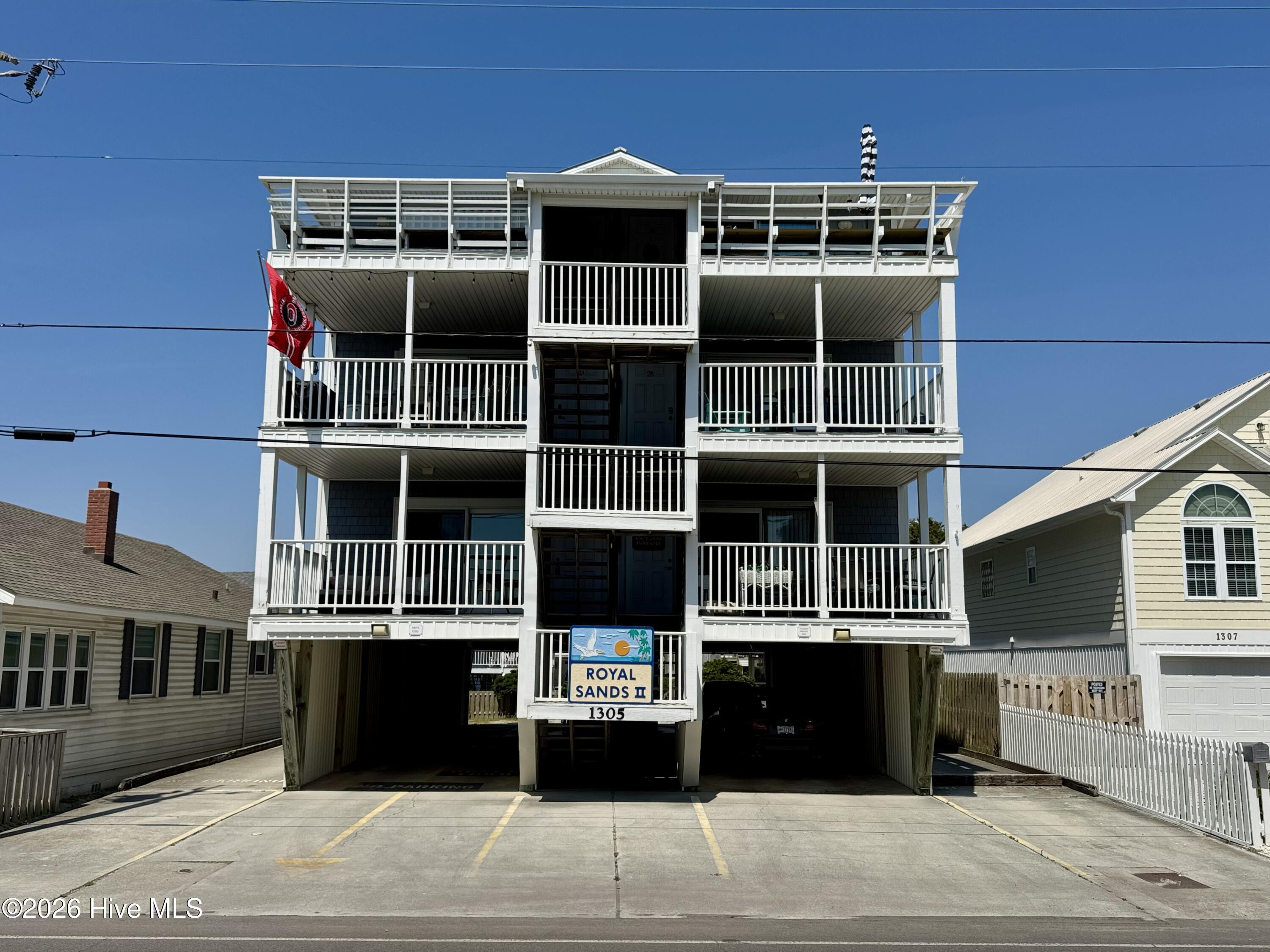 100569479 | Photo 19