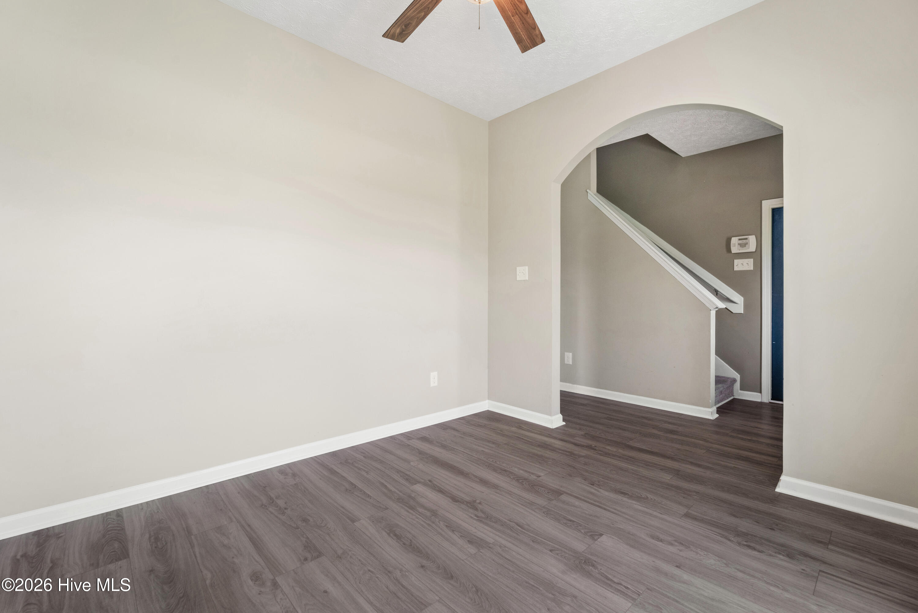 100552593 | Photo 11