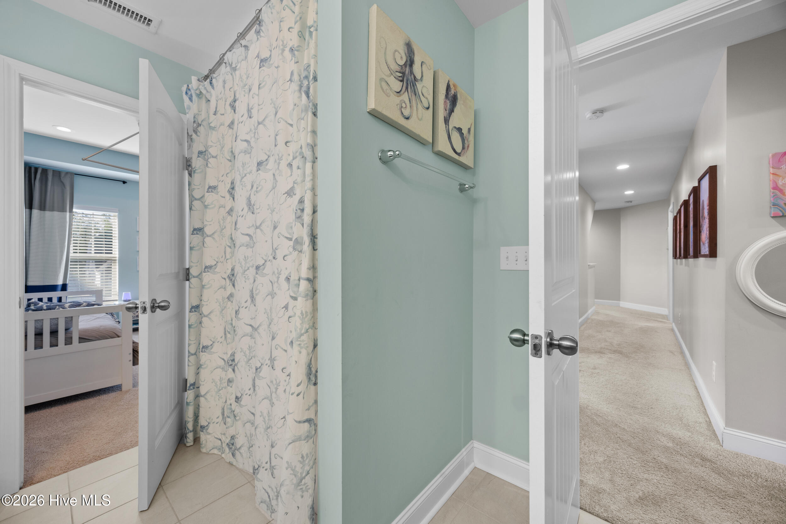 100566940 | Photo 50