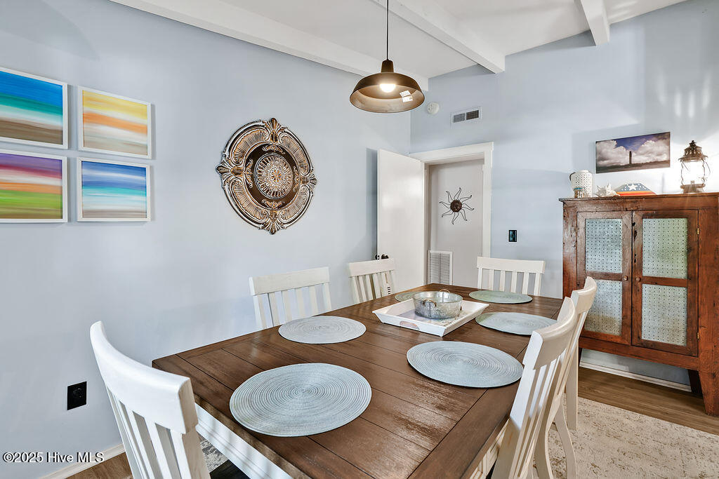 100555819 | Photo 11