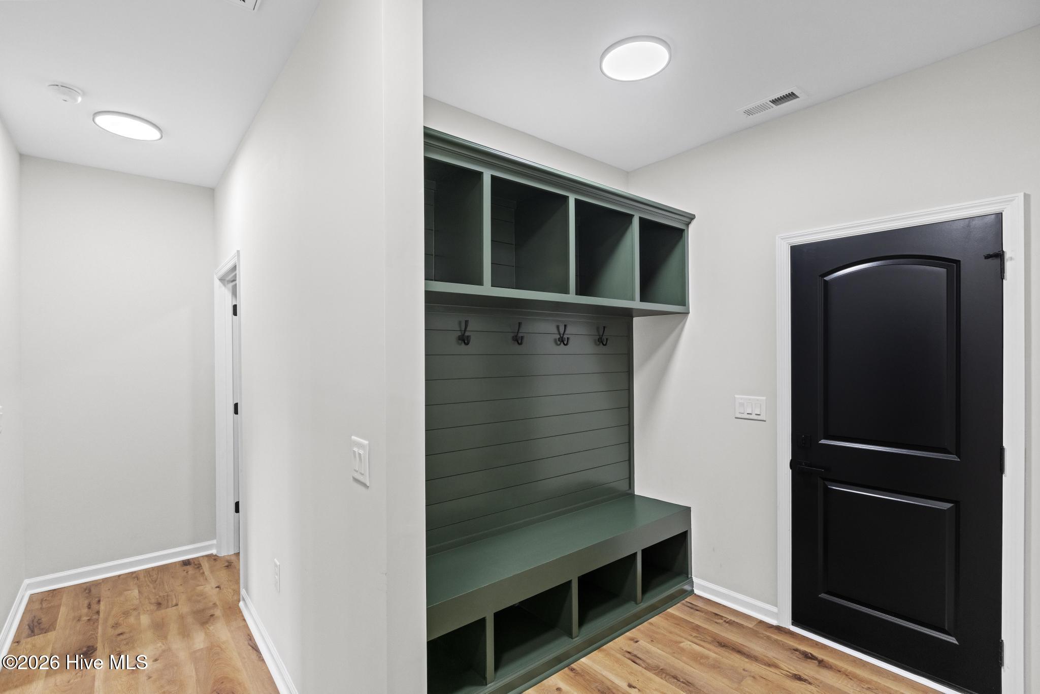 100515007 | Photo 14