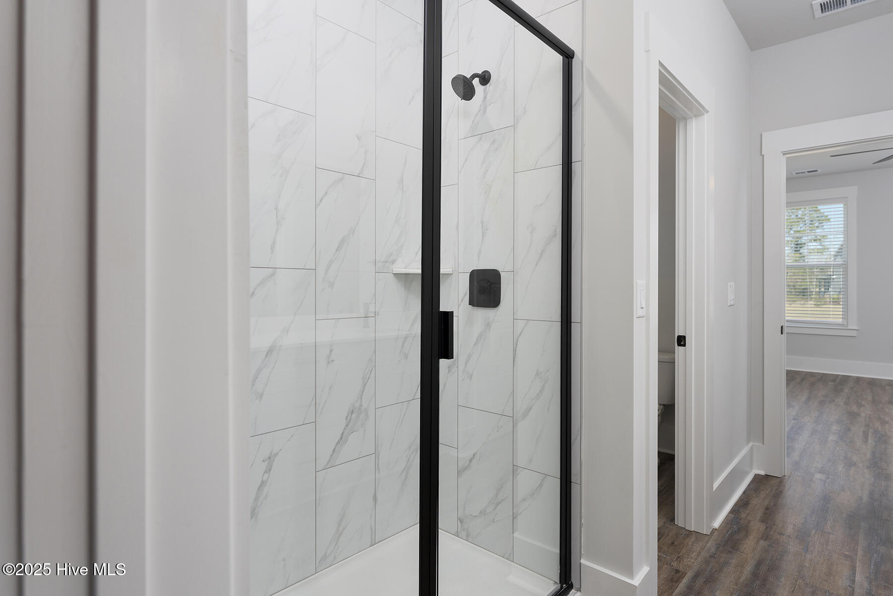 100506459 | Photo 19