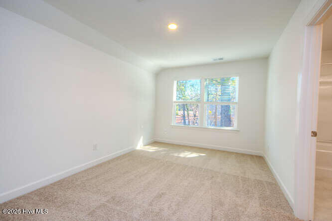 100555461 | Photo 30