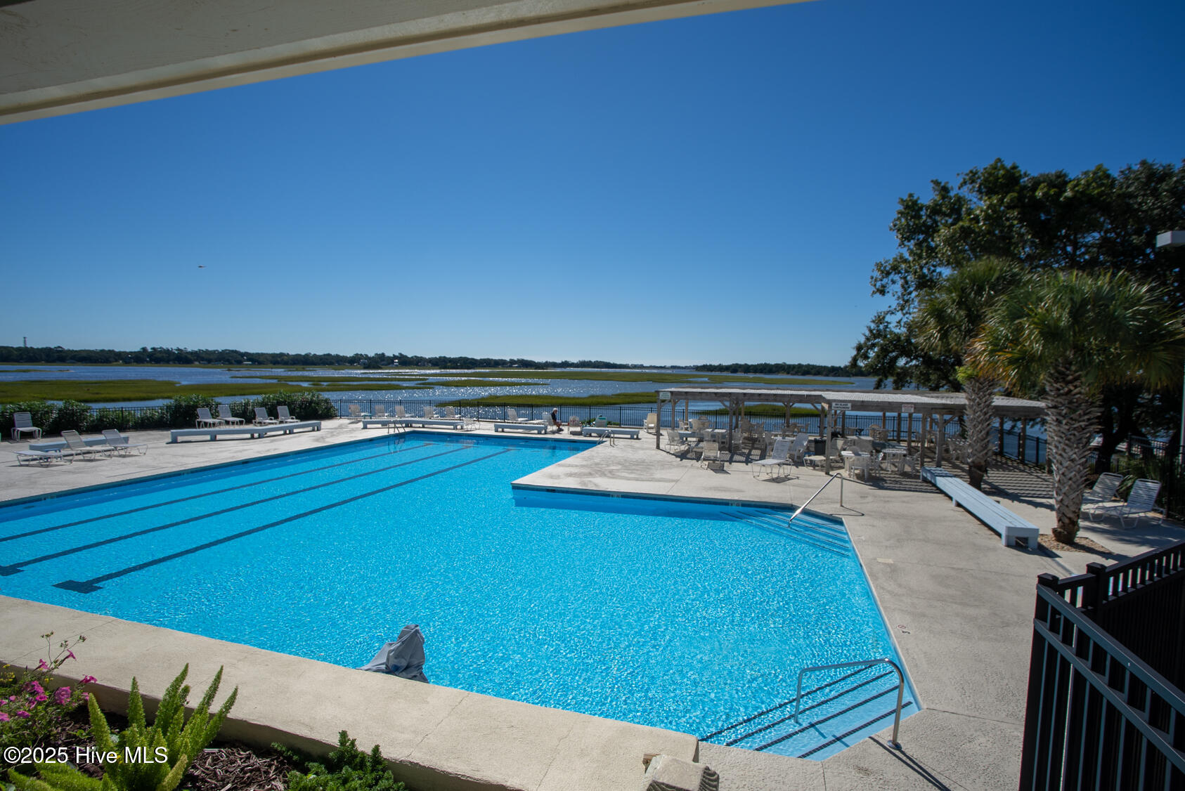 100543941 | Photo 59