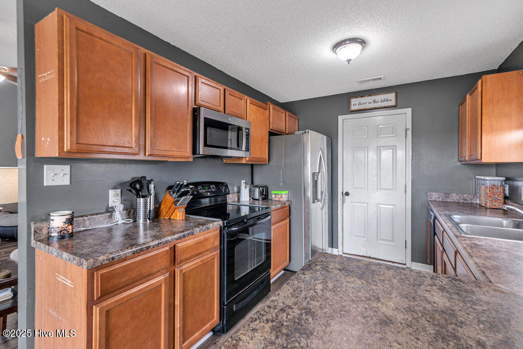 100533918 | Photo 11