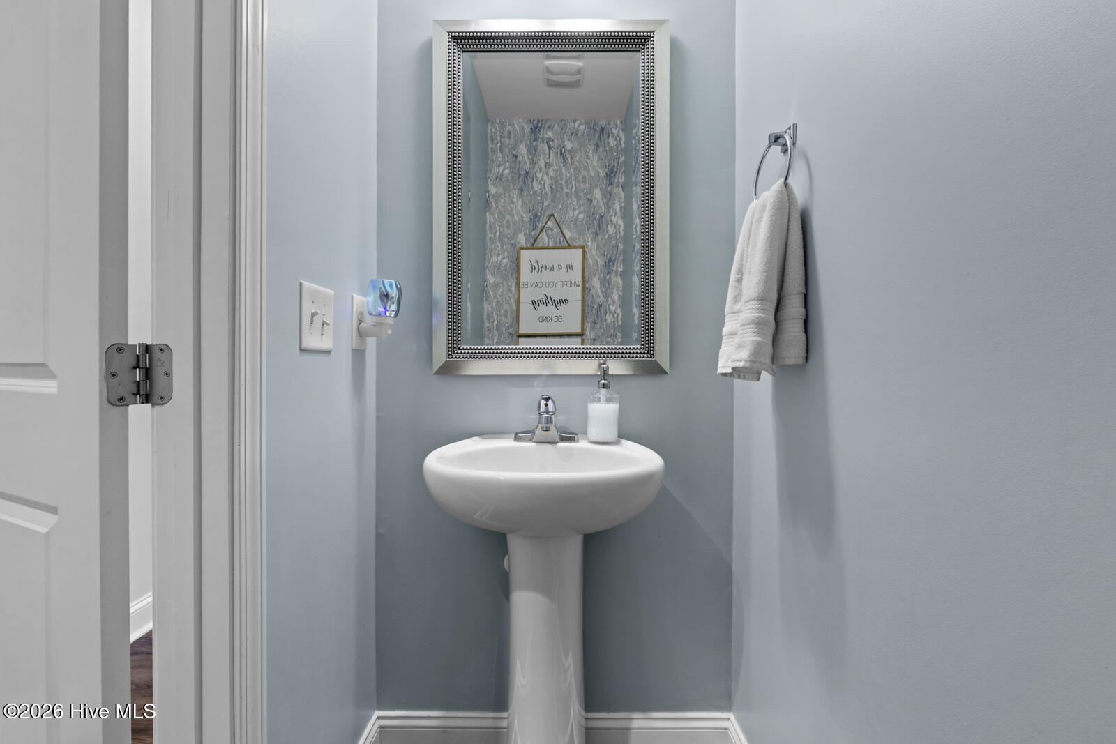 100565917 | Photo 19