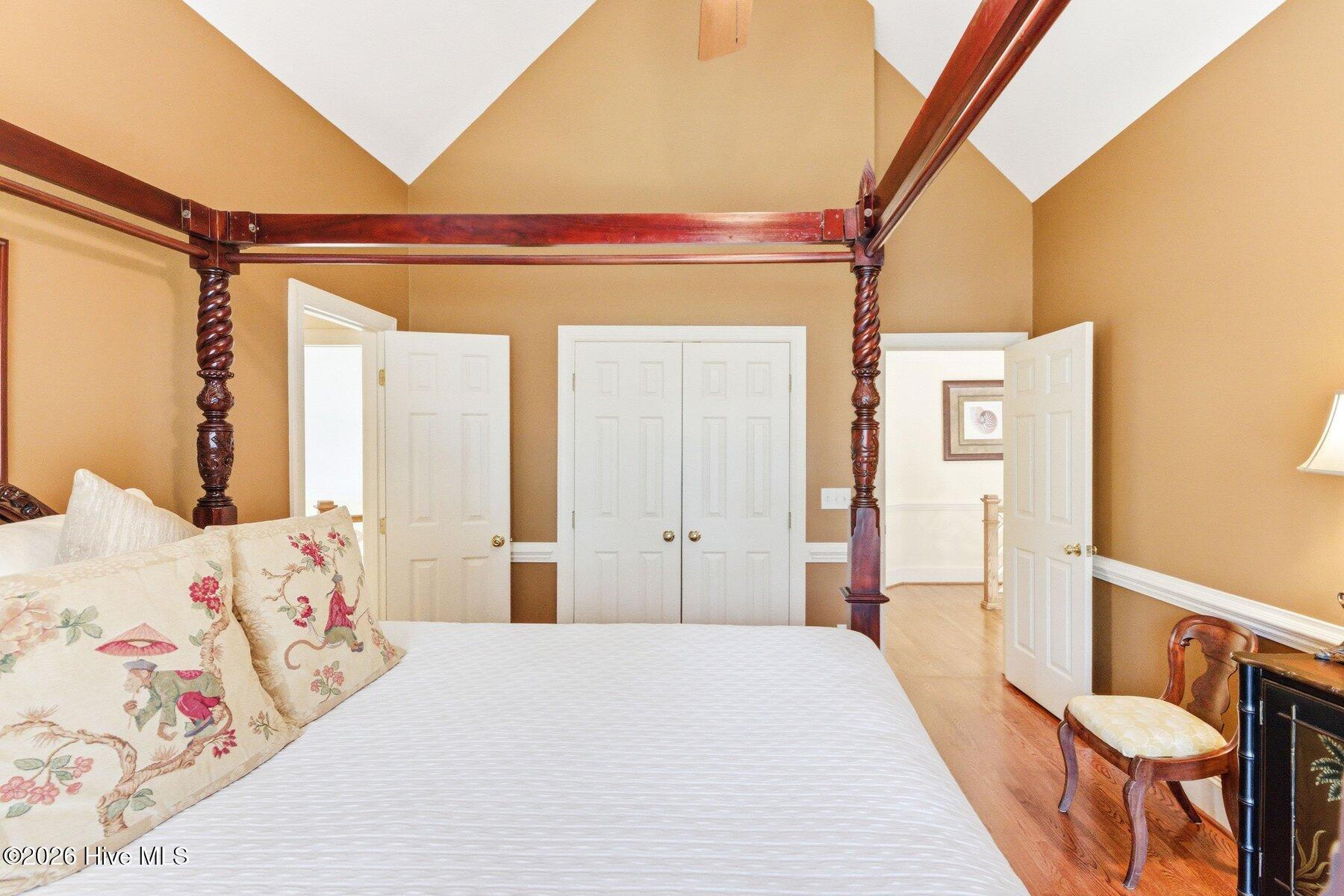 100562414 | Photo 44