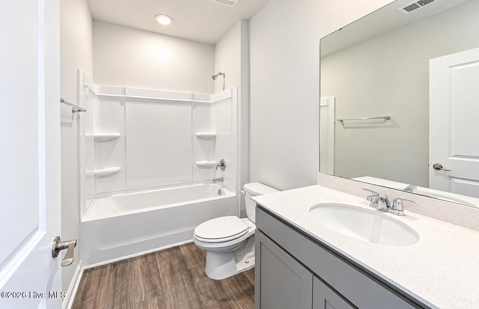 583 HS Ibis 1052- BATH2
