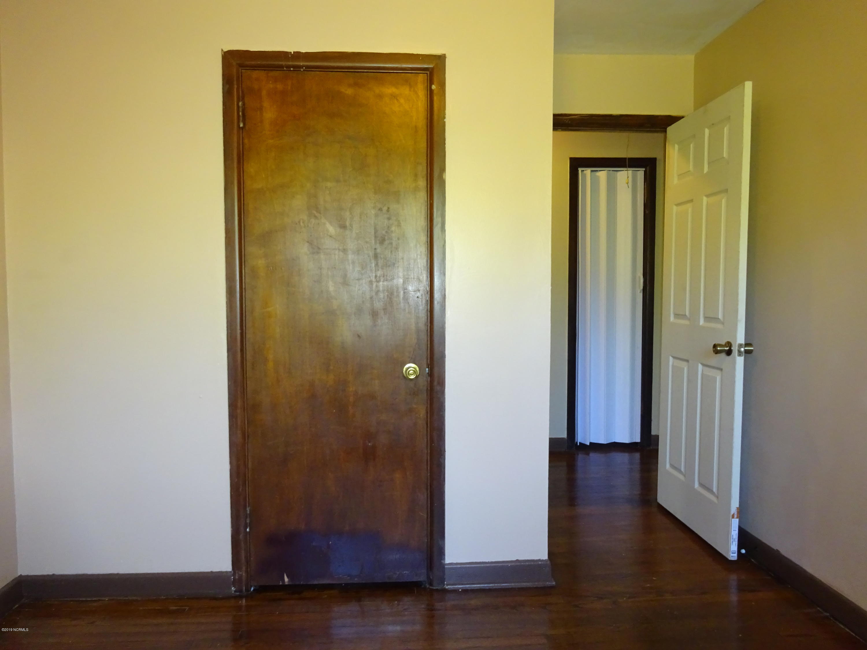 100561303 | Photo 17