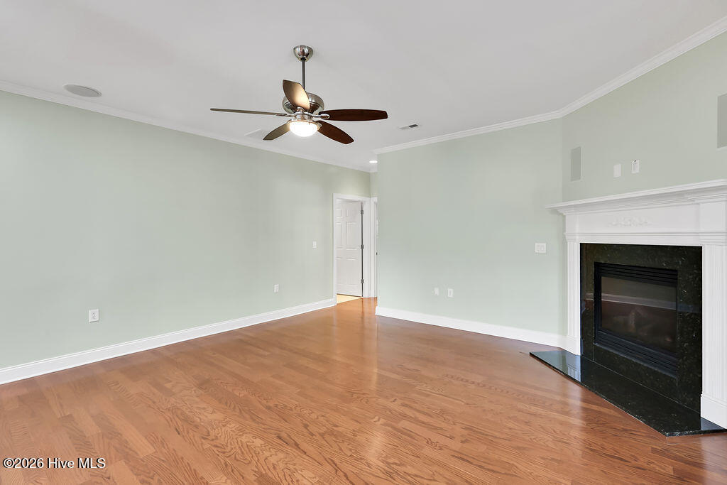 100548376 | Photo 18