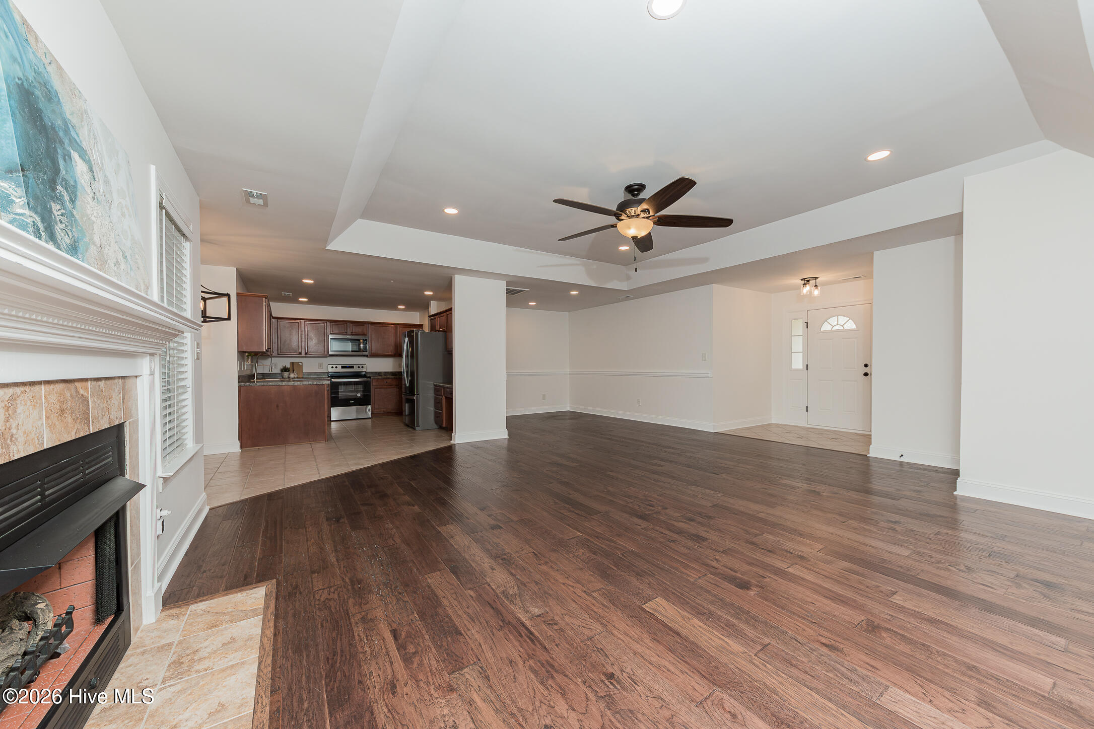 100566489 | Photo 10