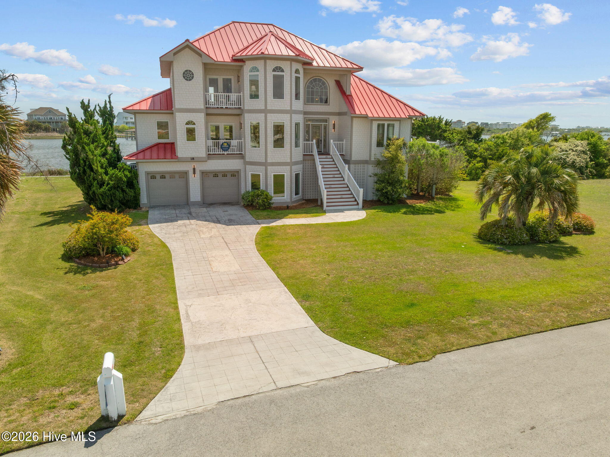 100568549 | Photo 78