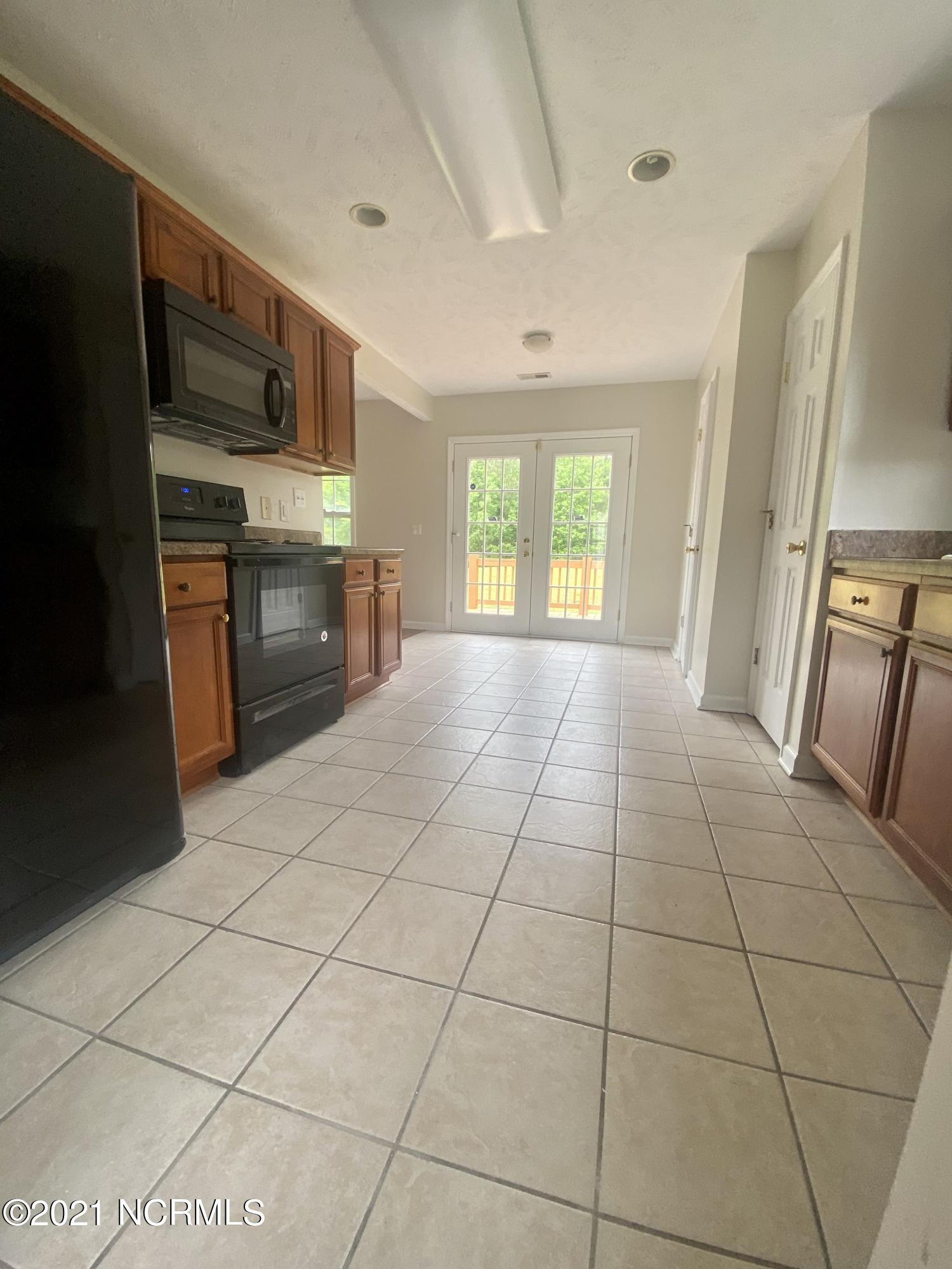 100545799 | Photo 22