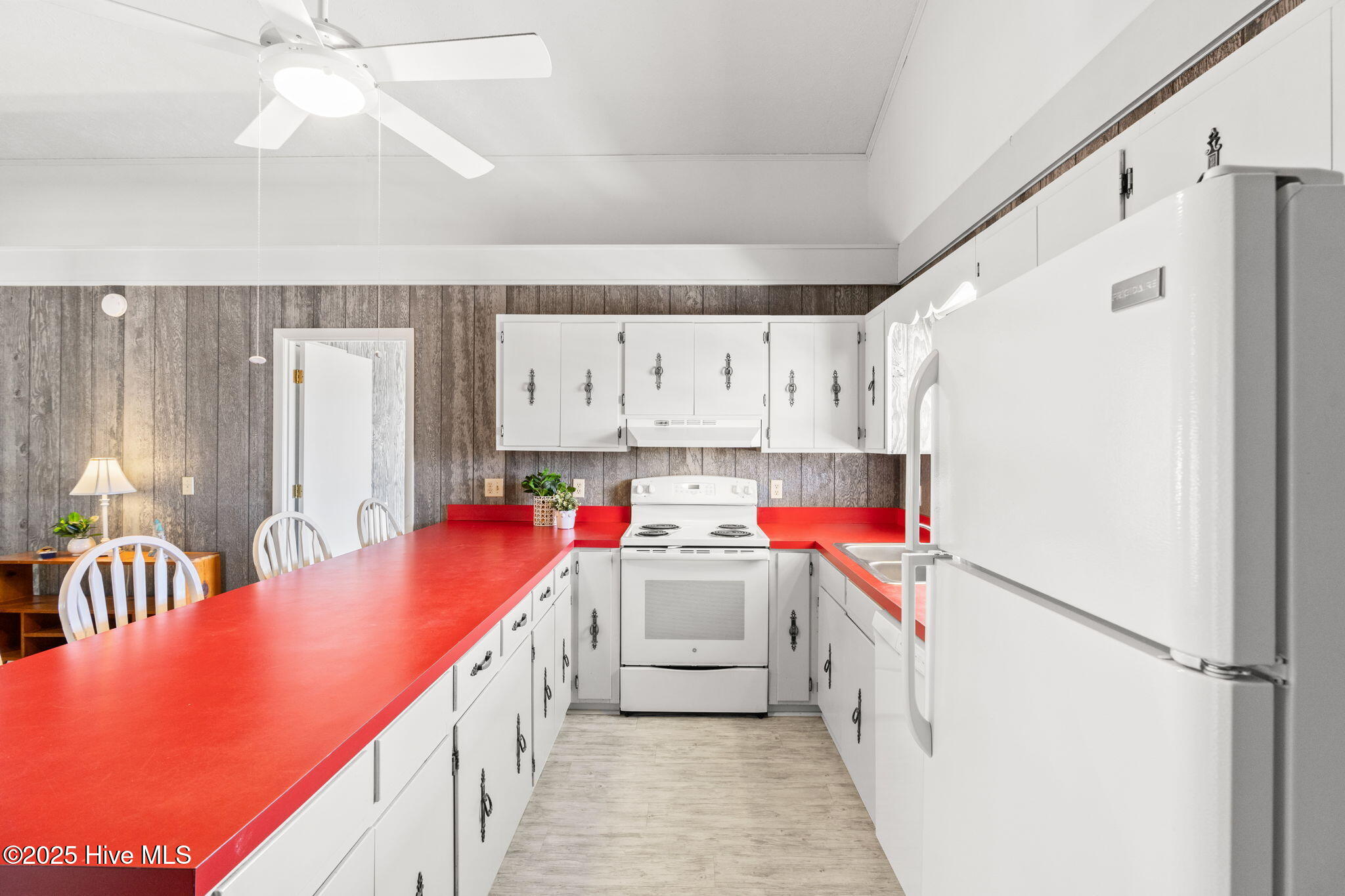 100537501 | Photo 21