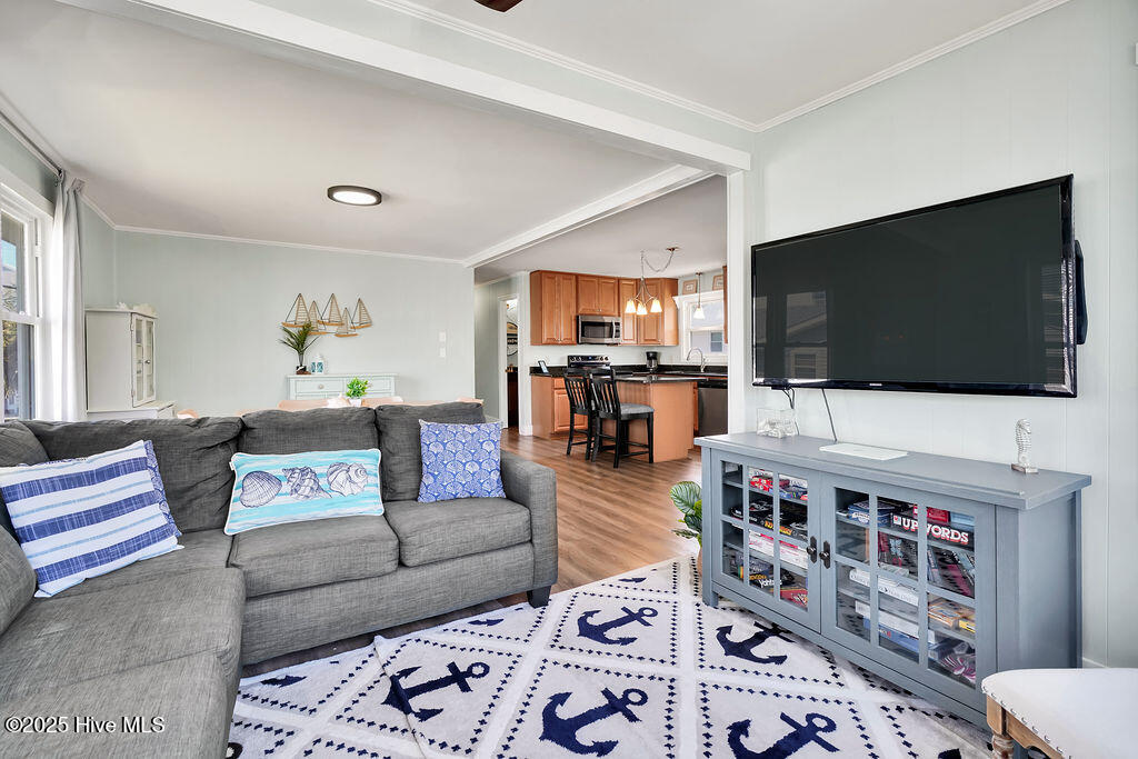 100532068 | Photo 16