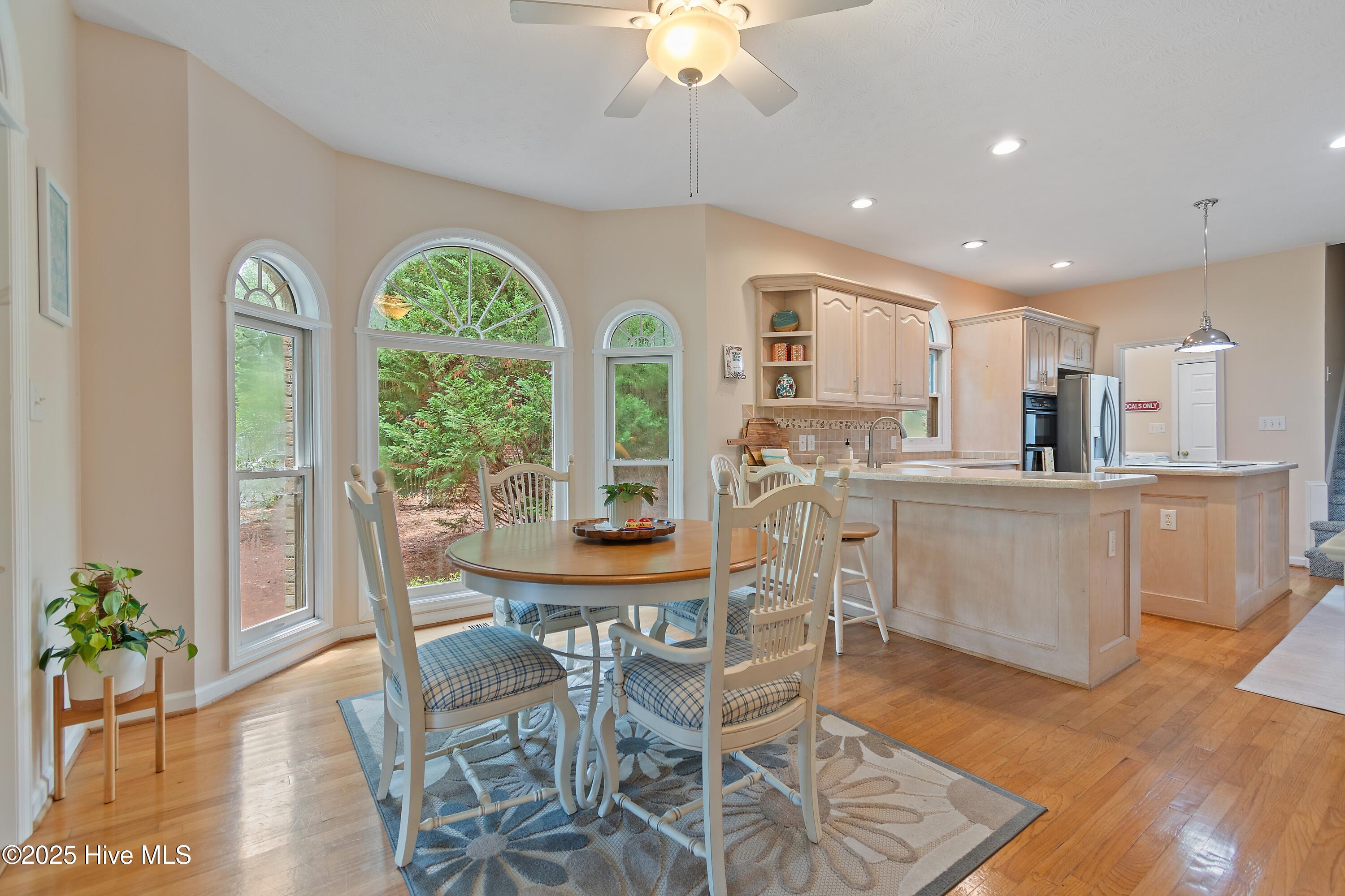 100522633 | Photo 14