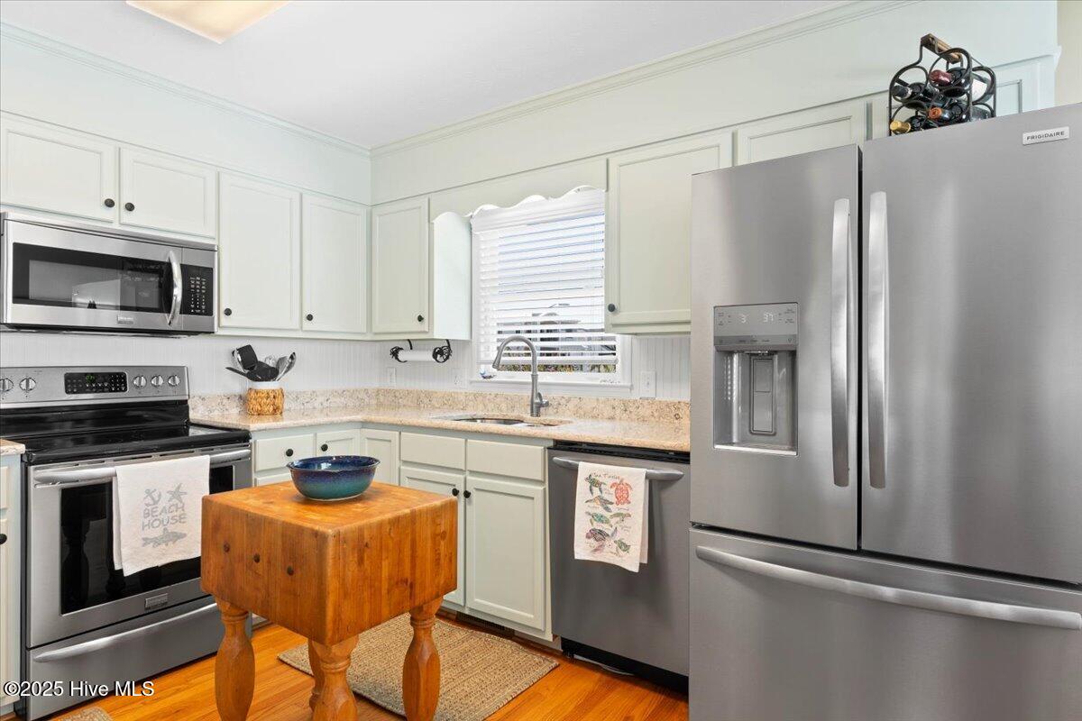 100548122 | Photo 16