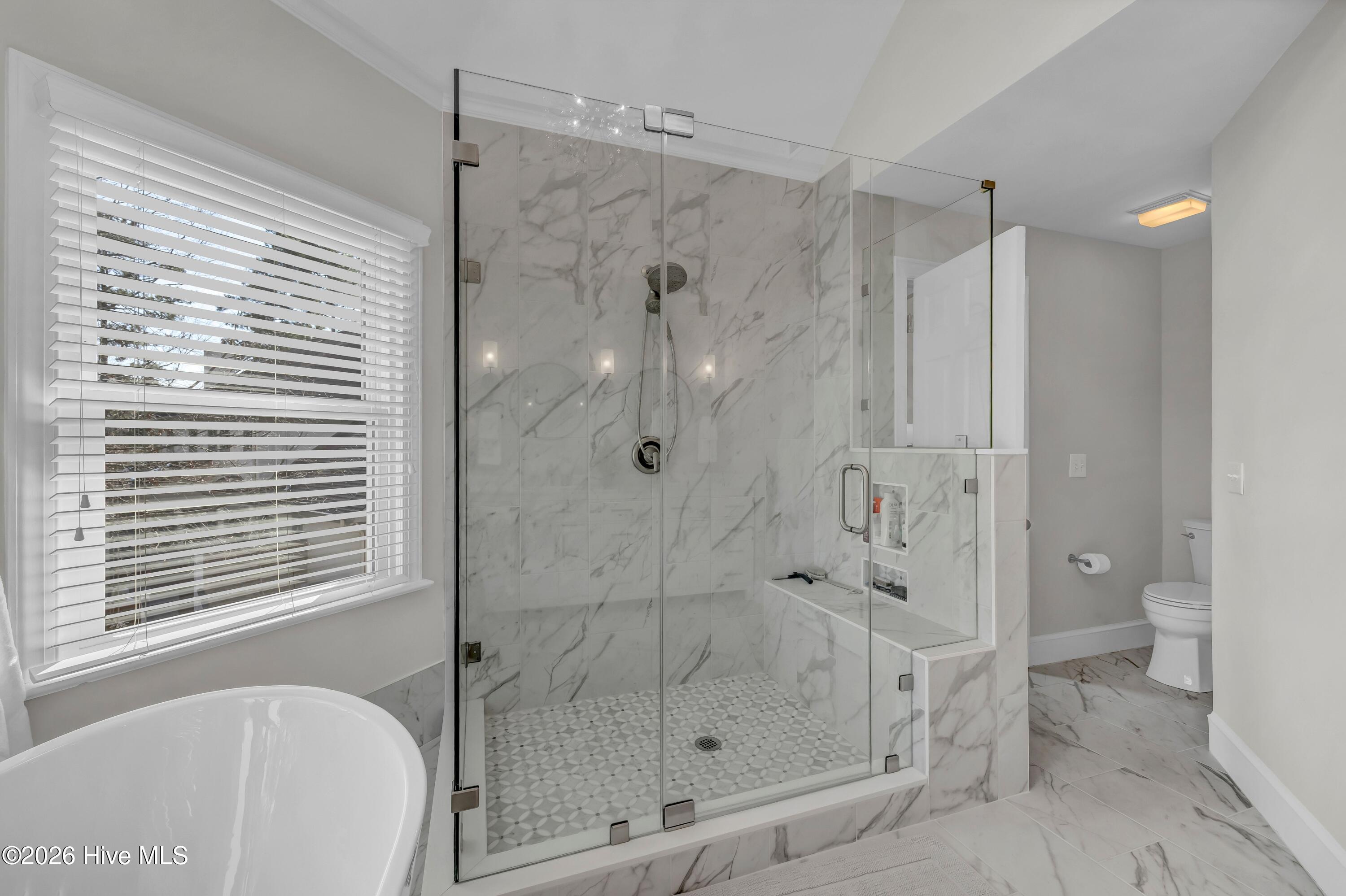 100554462 | Photo 33