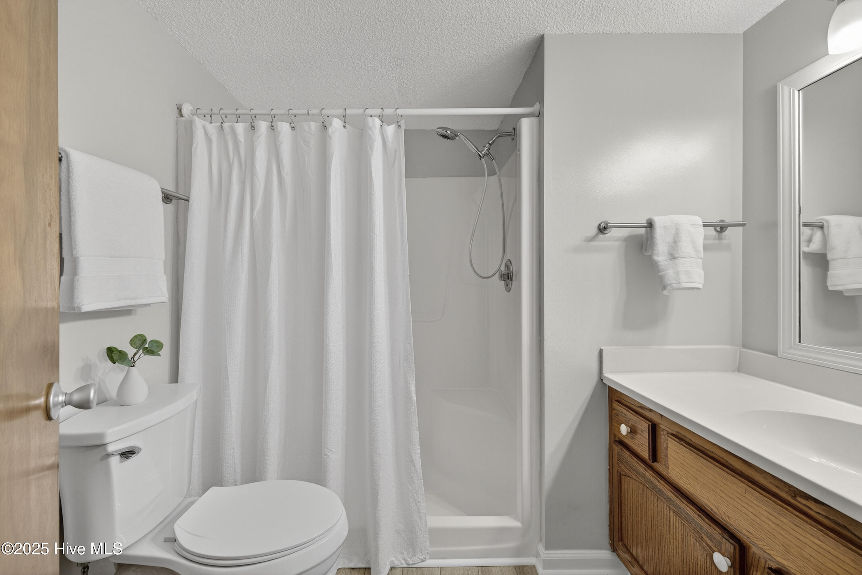 100542776 | Photo 33