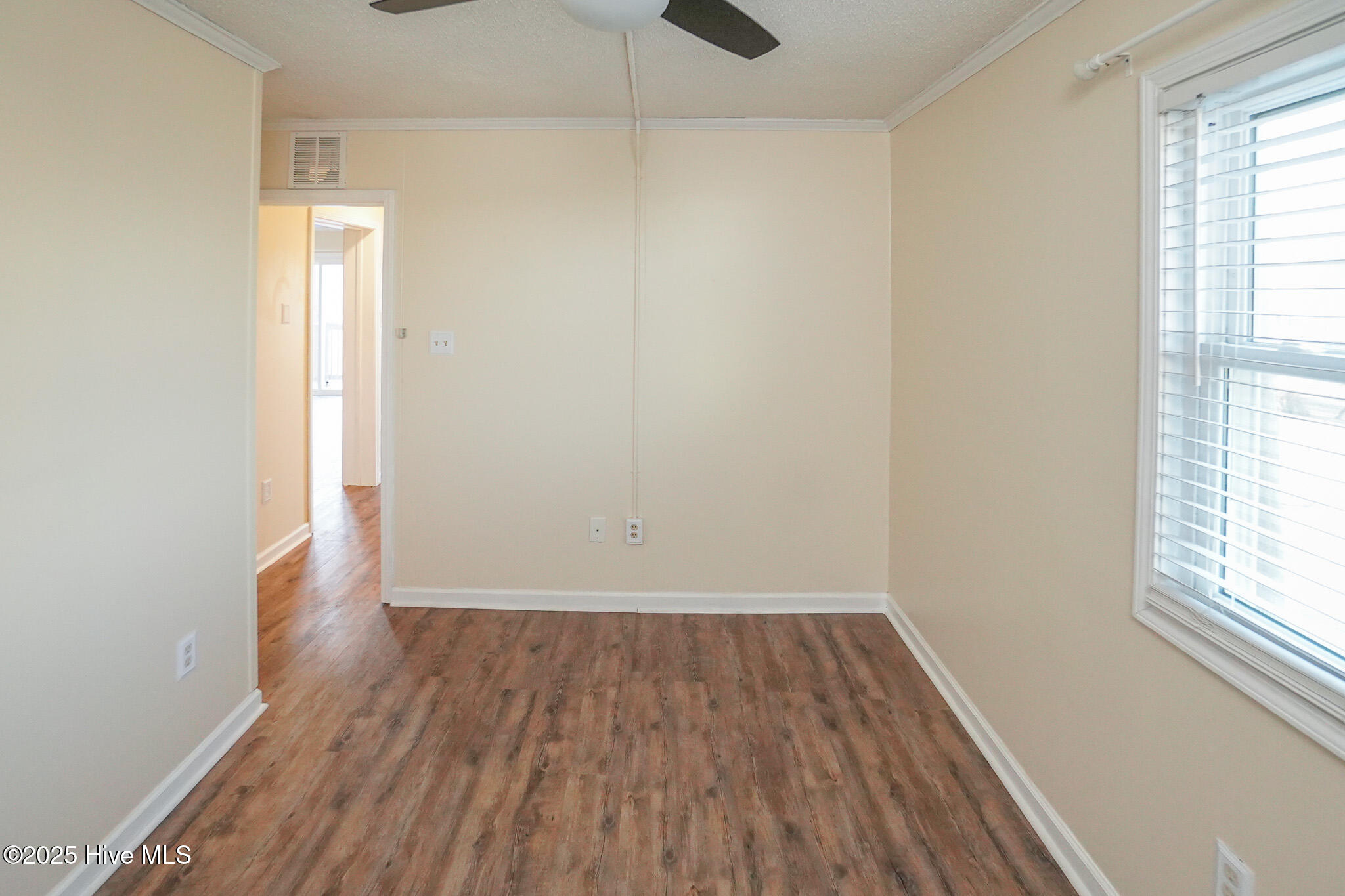 100544792 | Photo 16